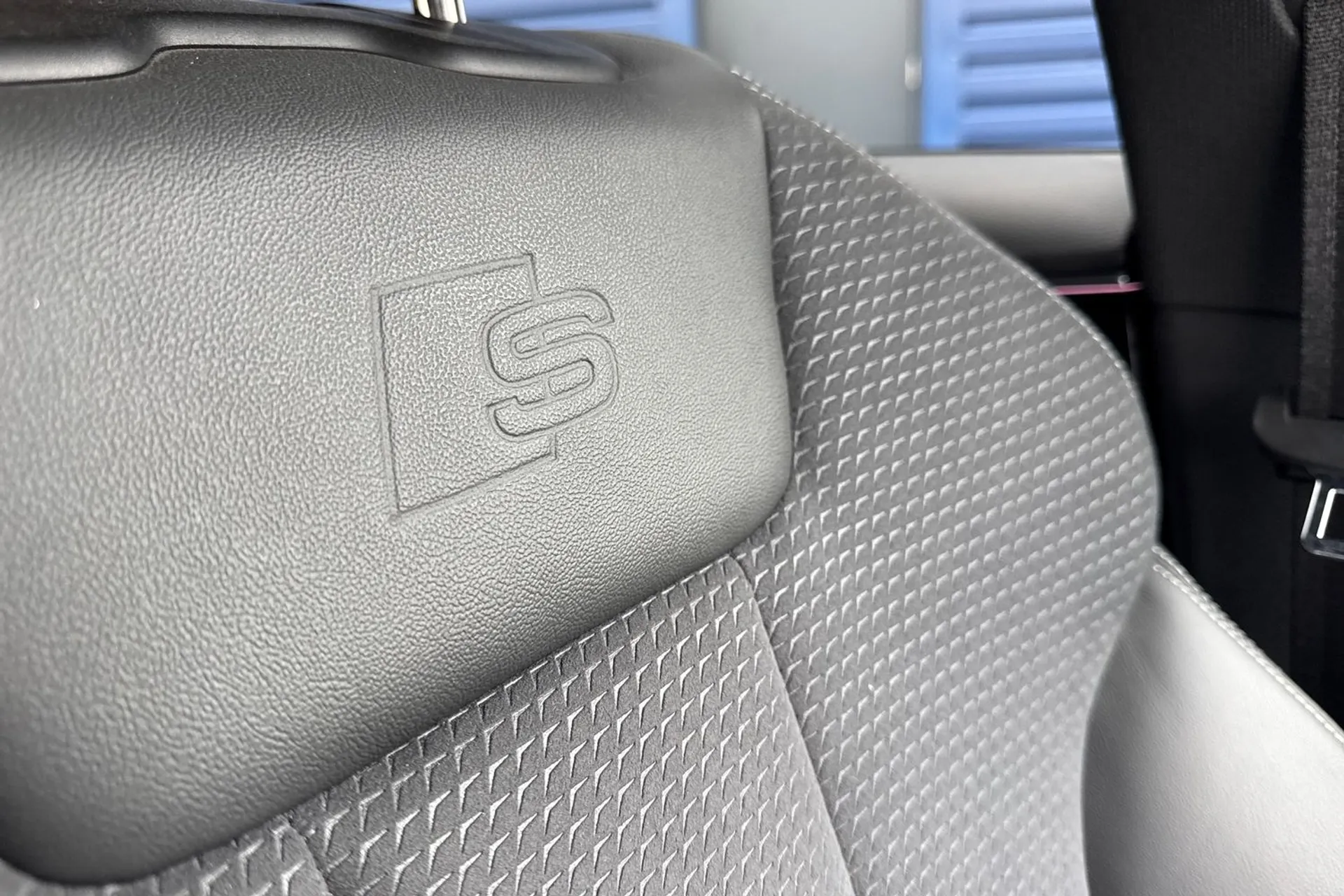 Audi A4 thumbnail image number 52