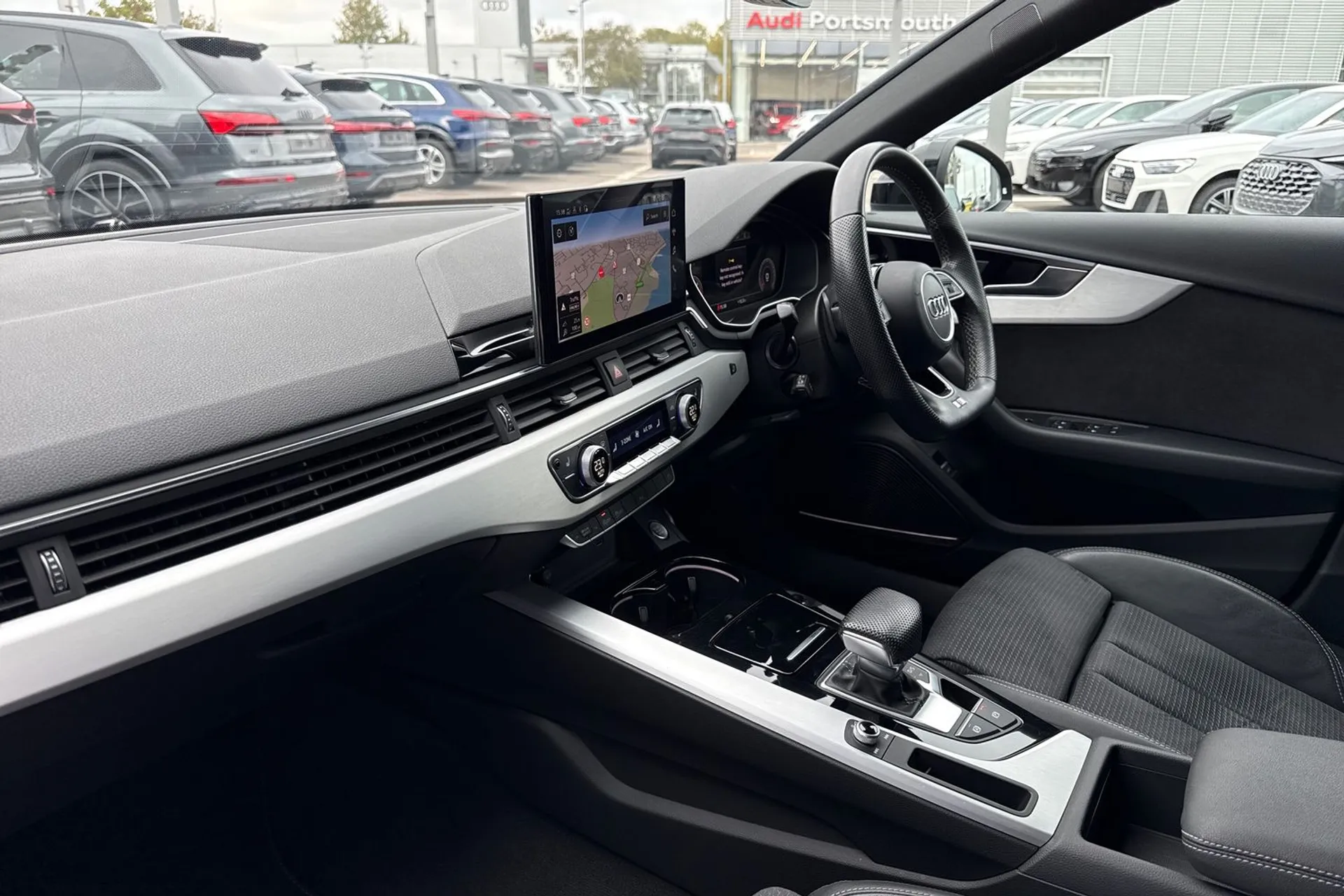 Audi A4 thumbnail image number 27