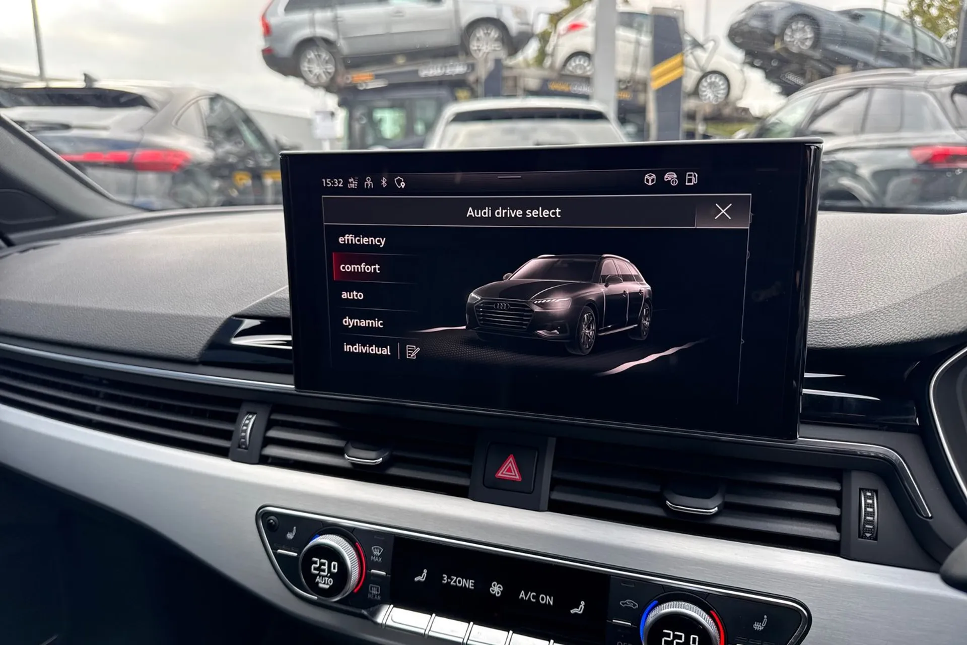 Audi A4 thumbnail image number 30