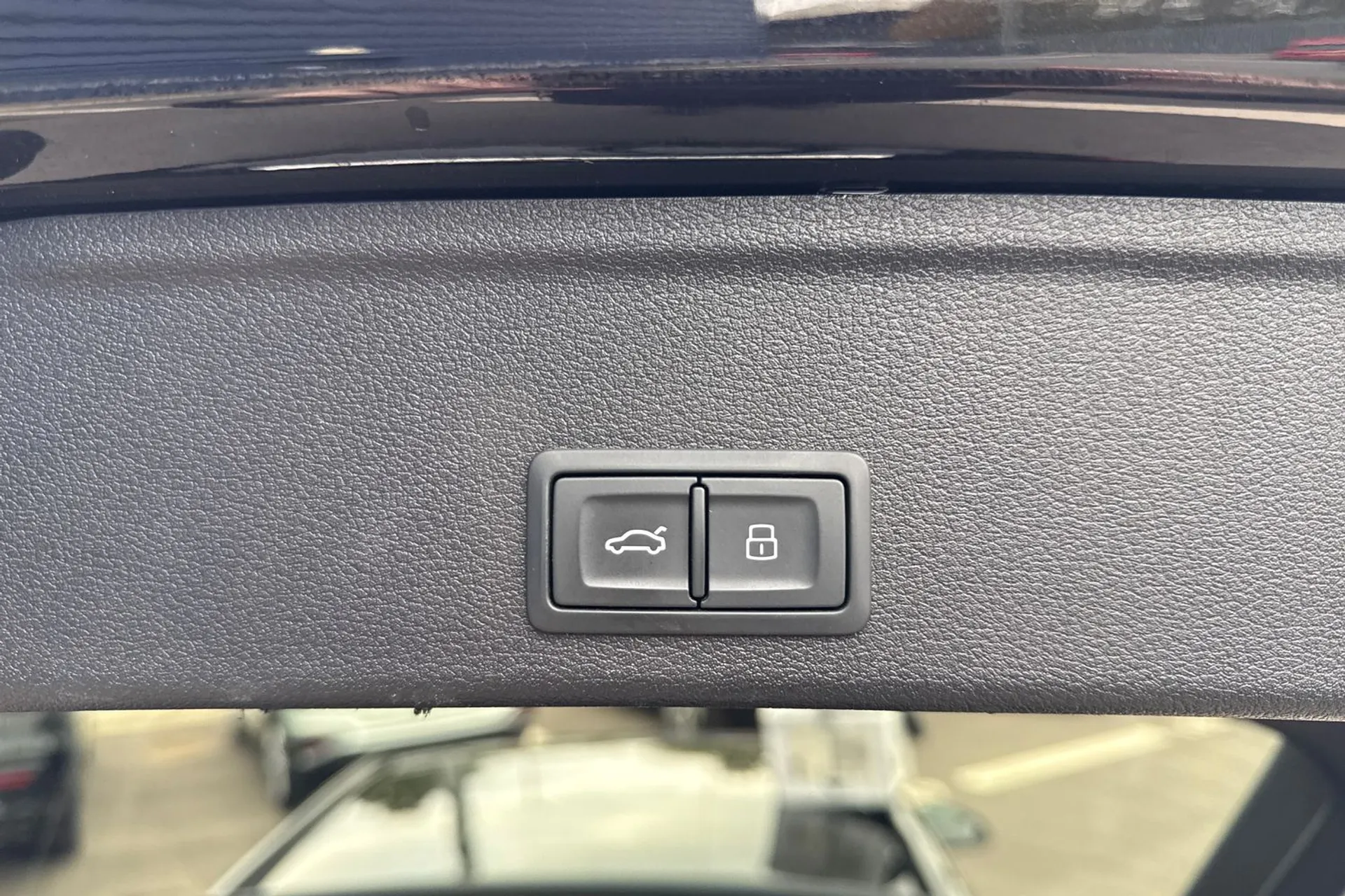 Audi A4 thumbnail image number 19