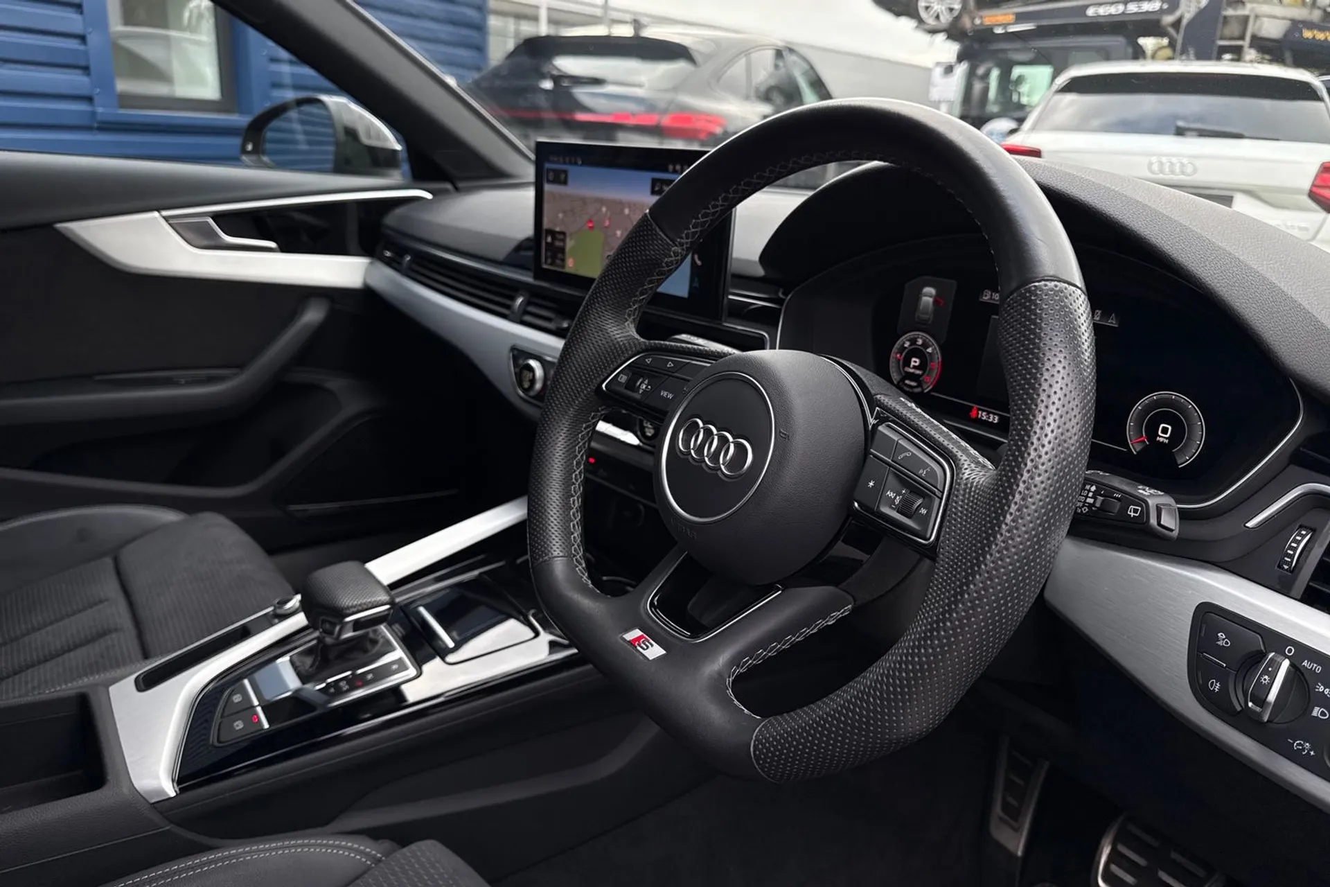 Audi A4 thumbnail image number 25