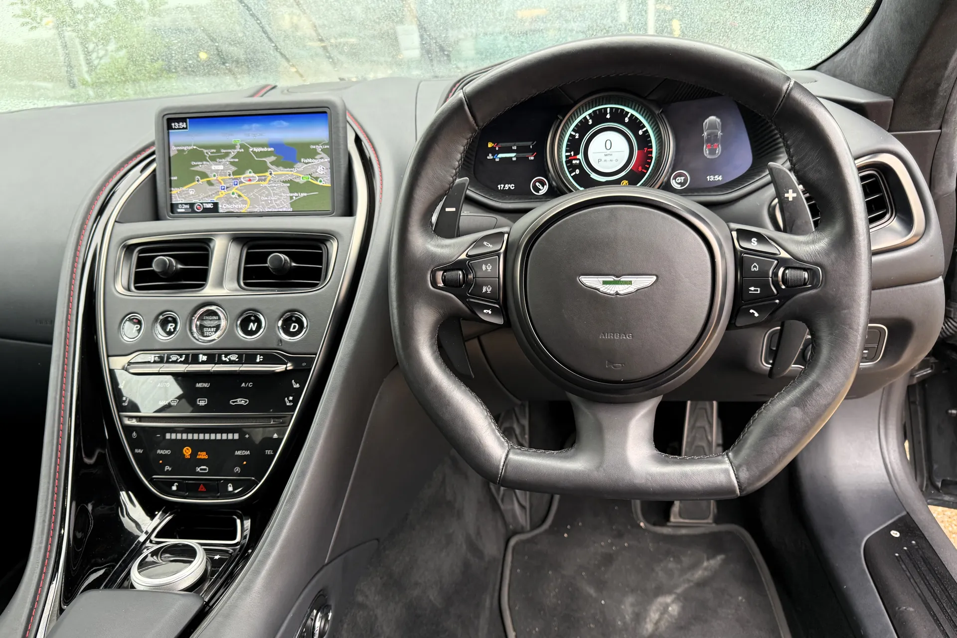 Aston Martin DB11 thumbnail image number 23