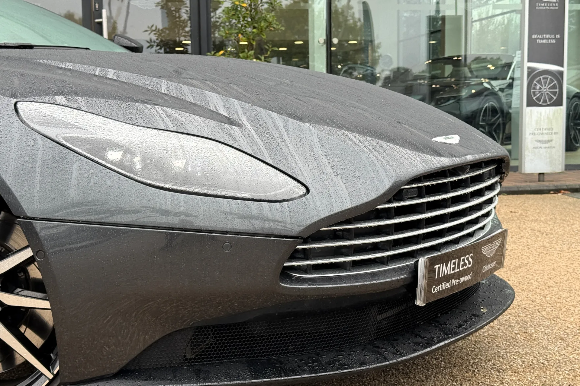 Aston Martin DB11 thumbnail image number 48