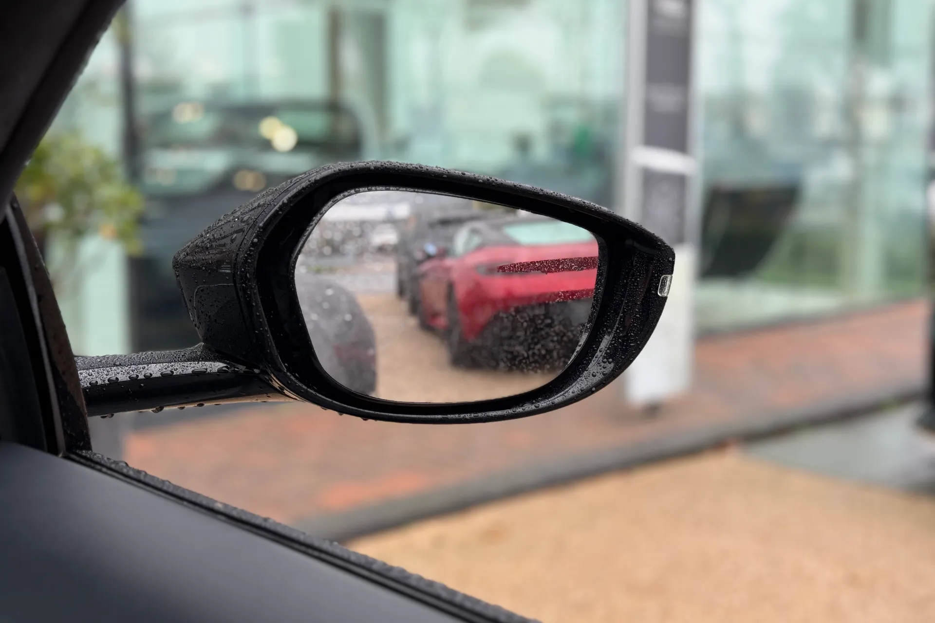 Aston Martin DB11 thumbnail image number 44