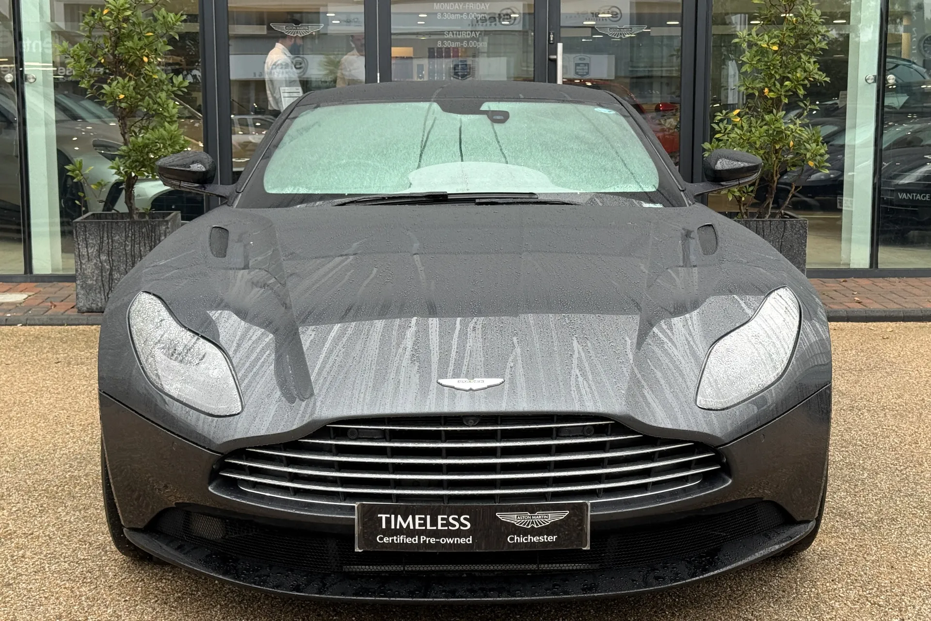 Aston Martin DB11 thumbnail image number 47