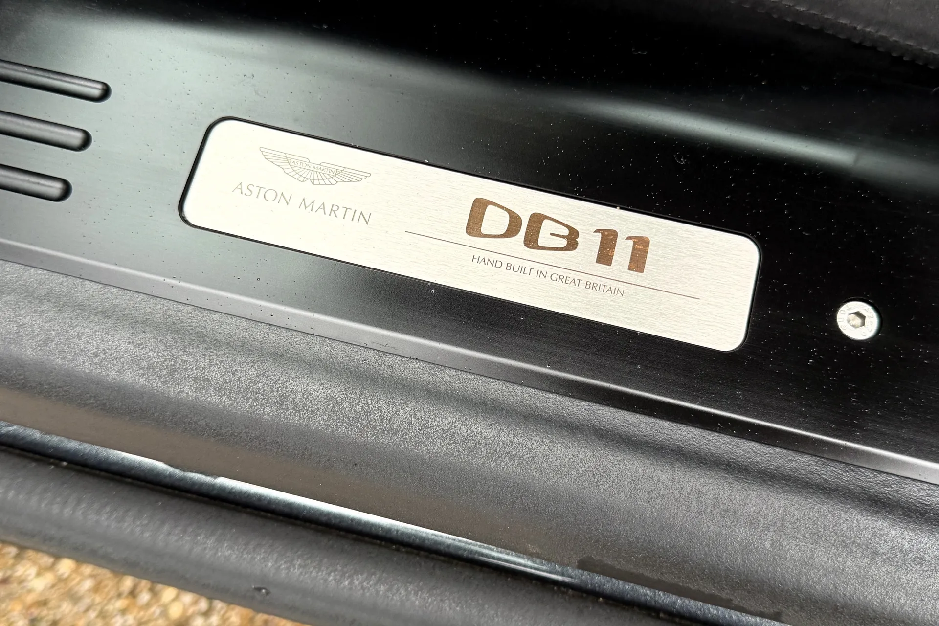 Aston Martin DB11 thumbnail image number 27