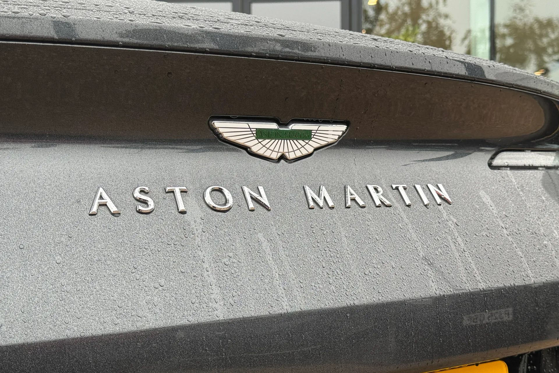 Aston Martin DB11 thumbnail image number 12