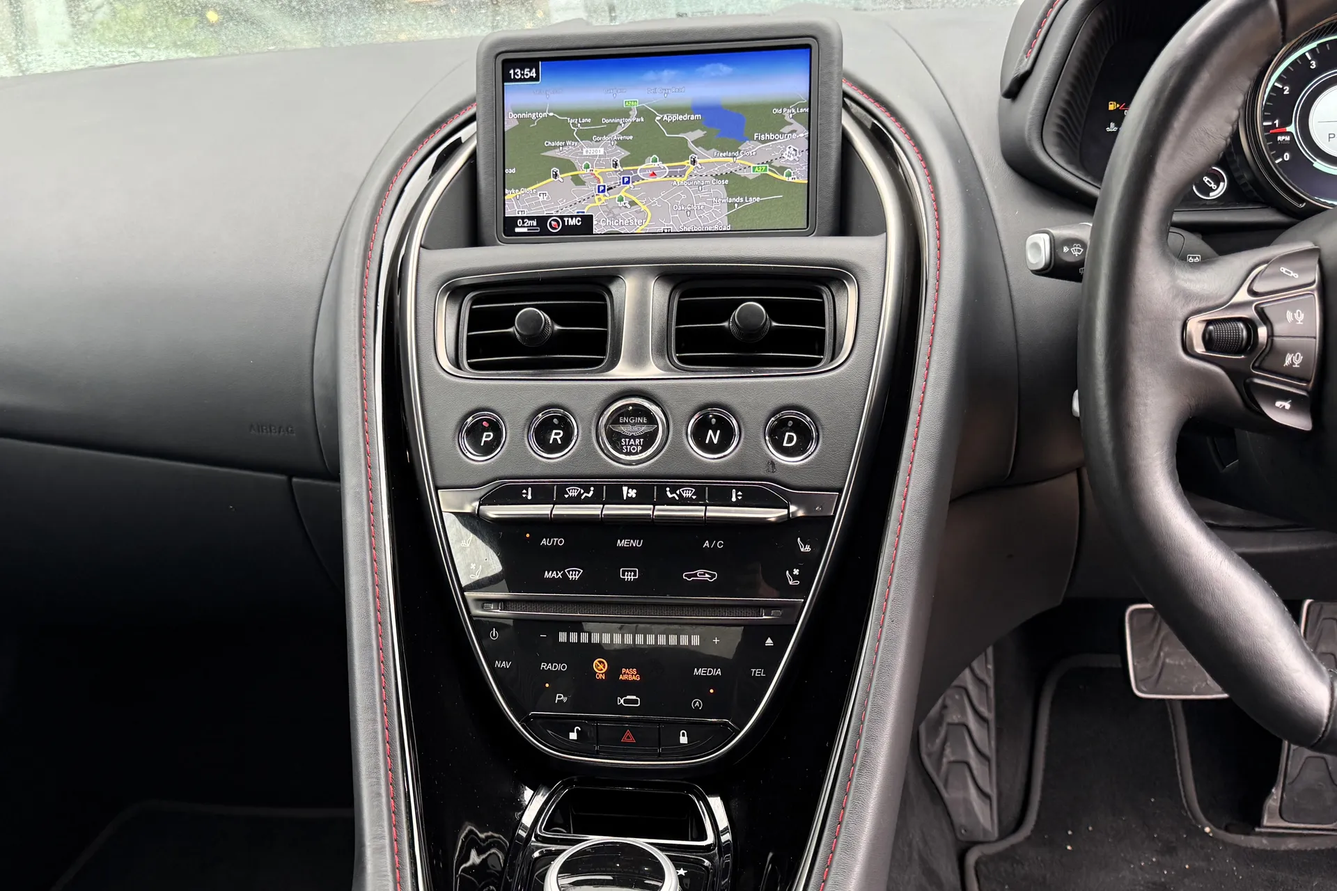 Aston Martin DB11 thumbnail image number 22