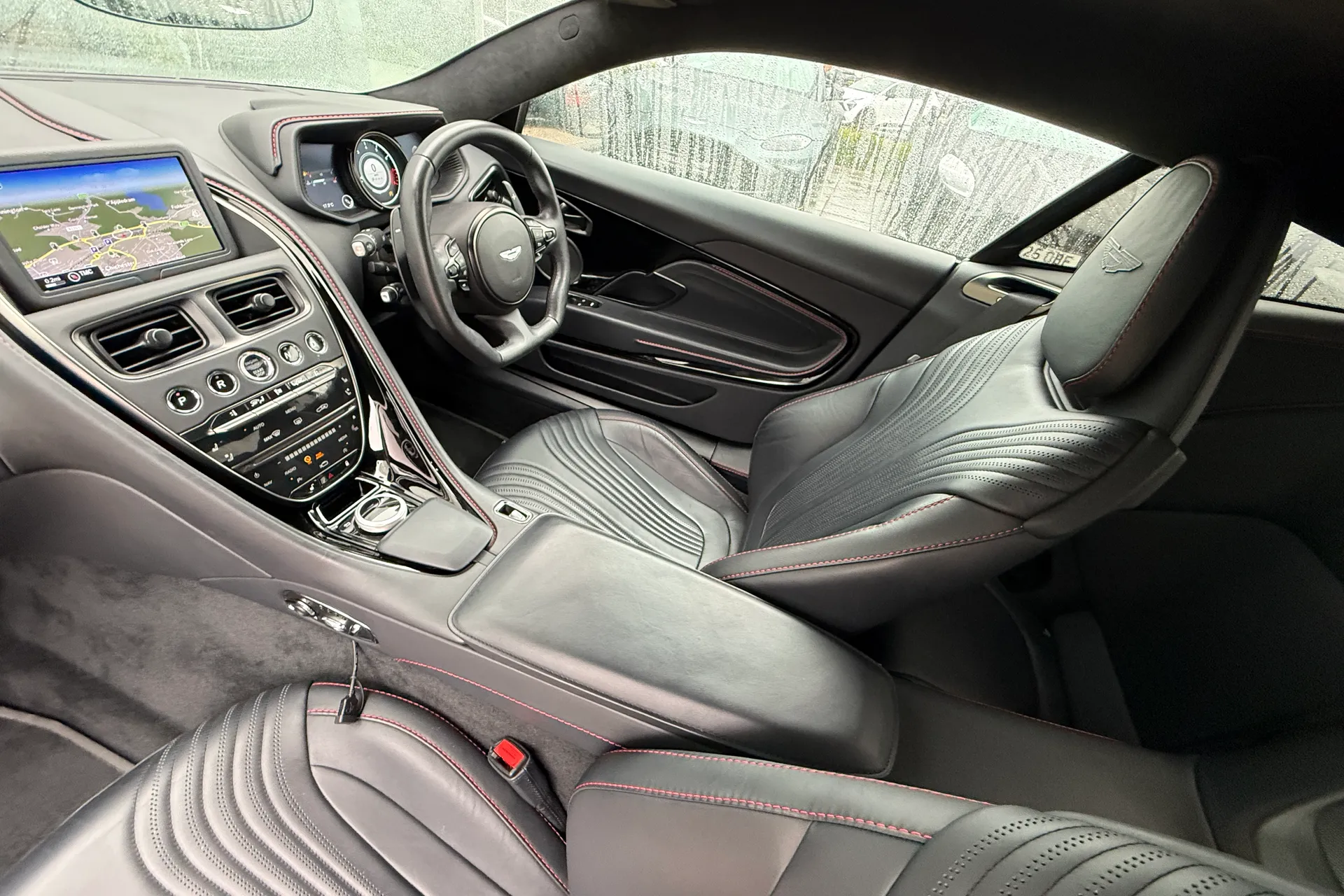 Aston Martin DB11 thumbnail image number 3