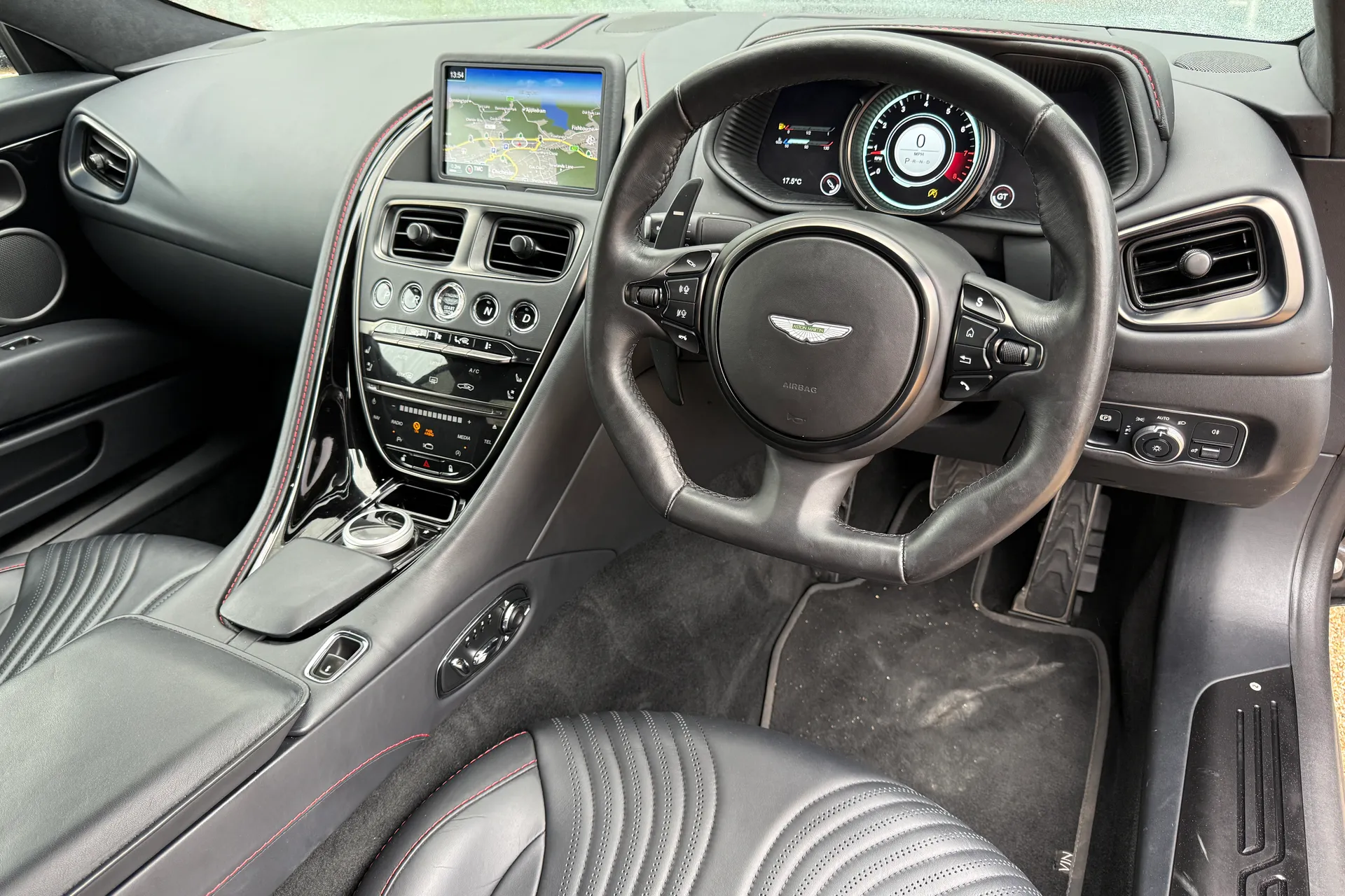 Aston Martin DB11 thumbnail image number 20