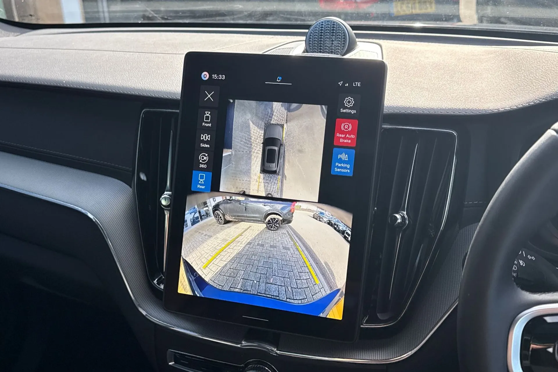 Volvo XC60 thumbnail image number 4