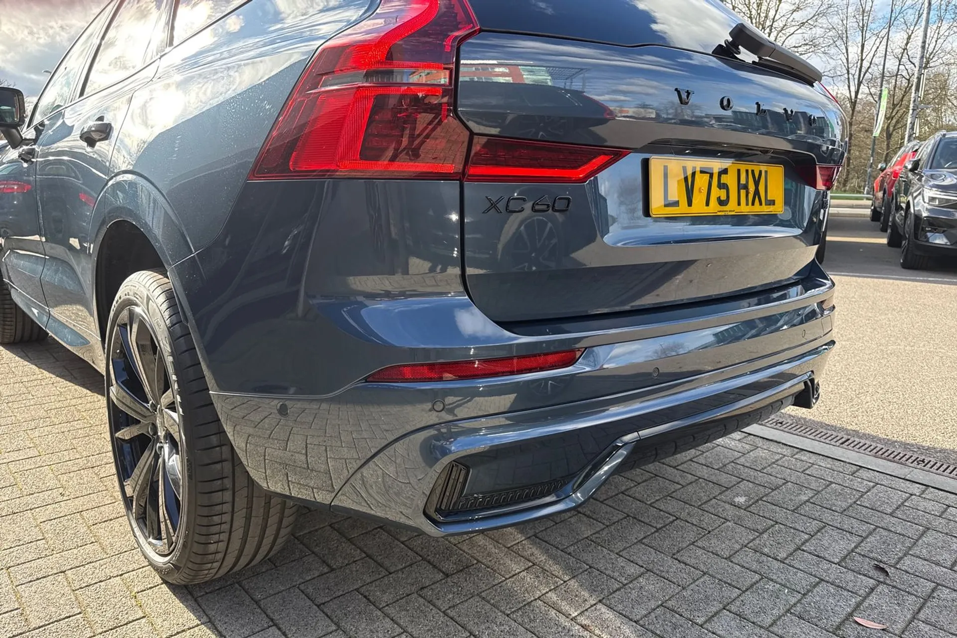 Volvo XC60 thumbnail image number 17