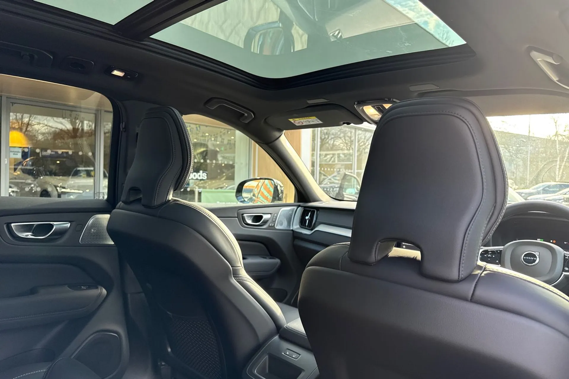 Volvo XC60 thumbnail image number 23