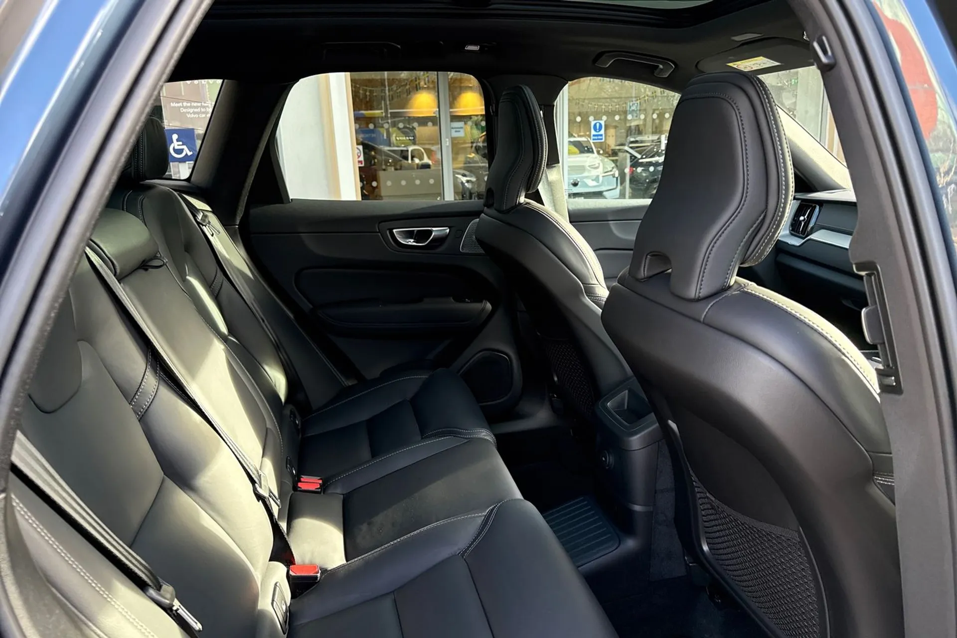 Volvo XC60 thumbnail image number 22