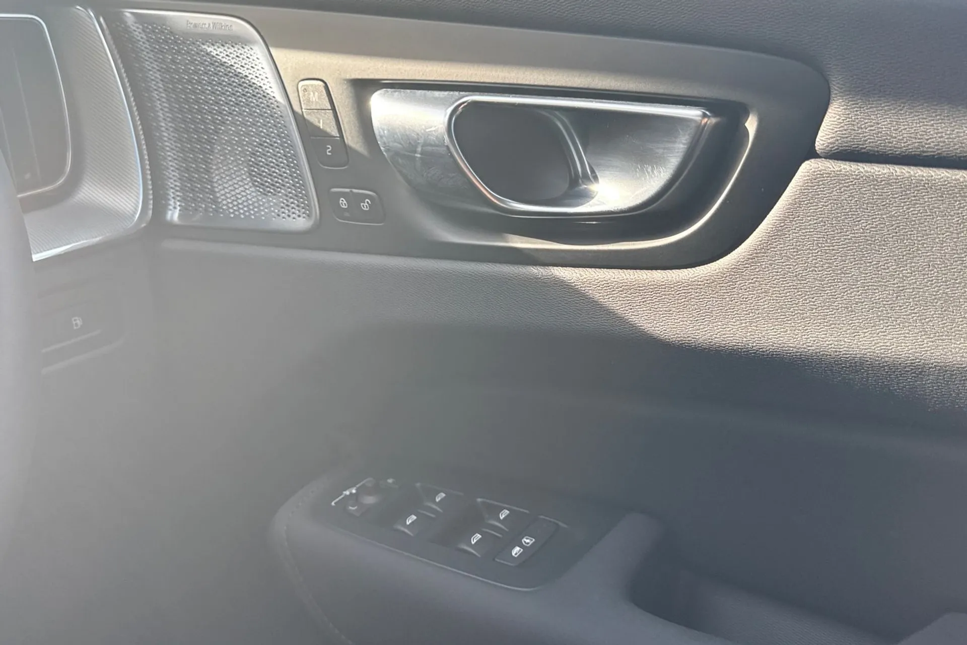 Volvo XC60 thumbnail image number 42