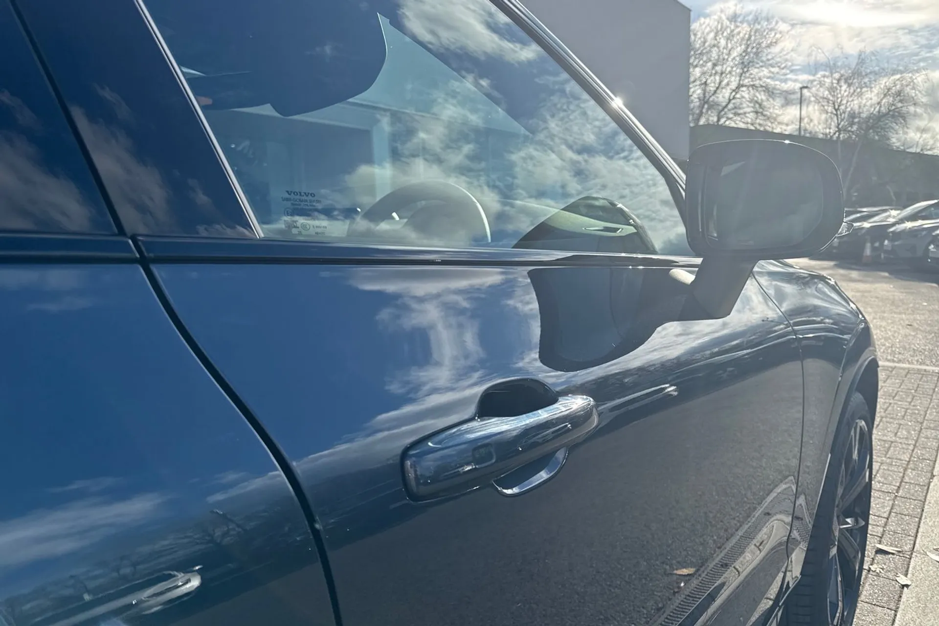 Volvo XC60 thumbnail image number 16