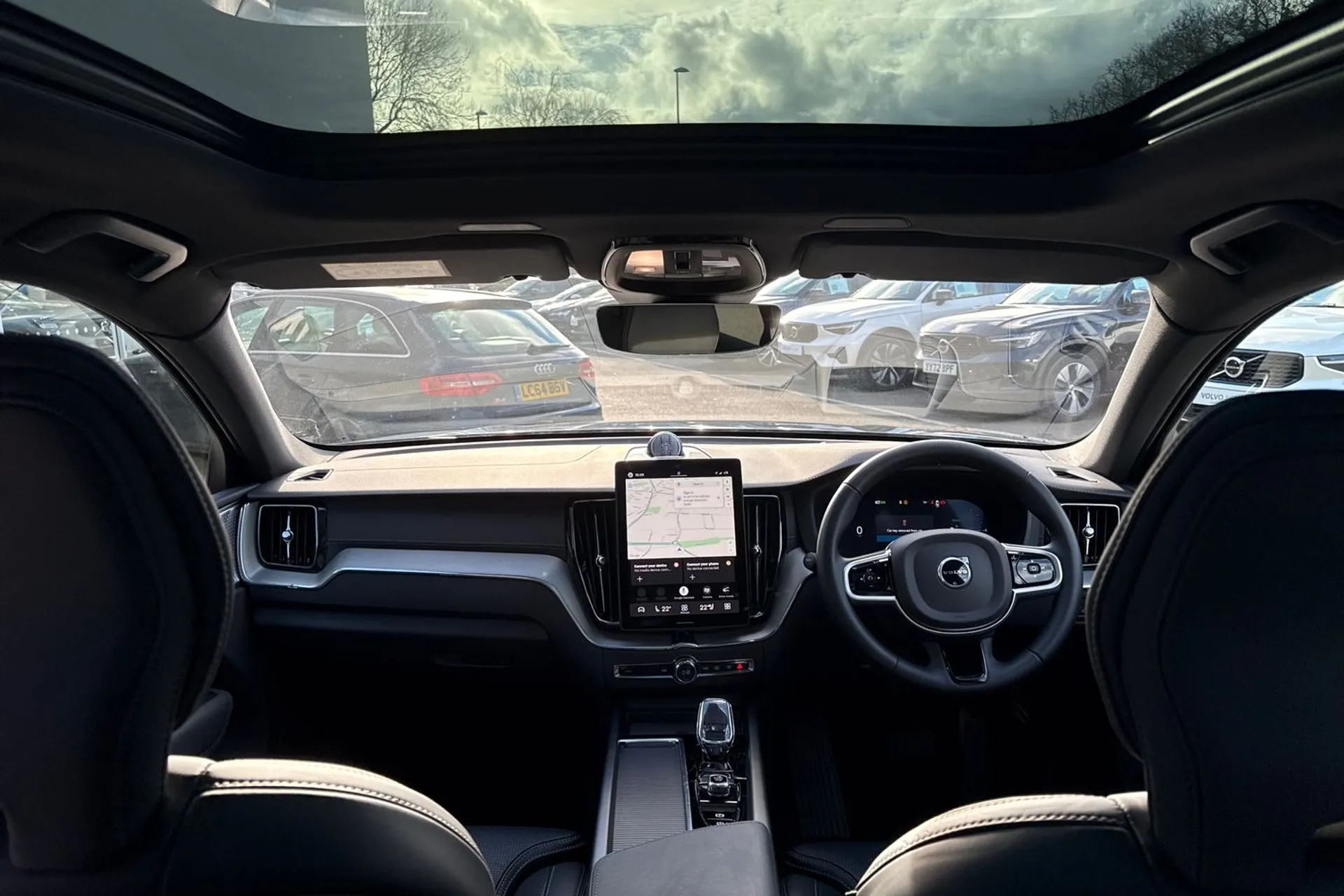 Volvo XC60 thumbnail image number 3