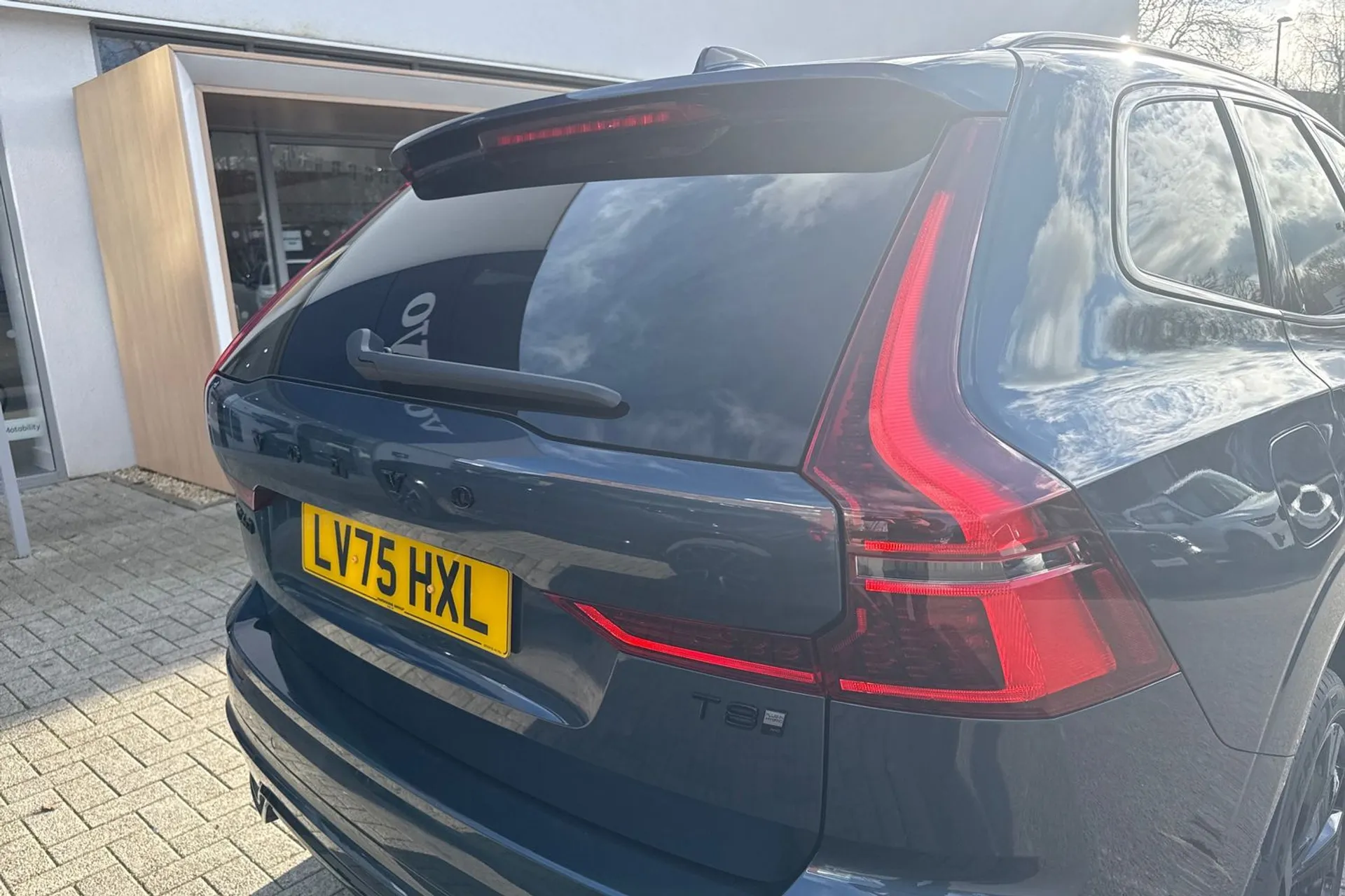 Volvo XC60 thumbnail image number 15