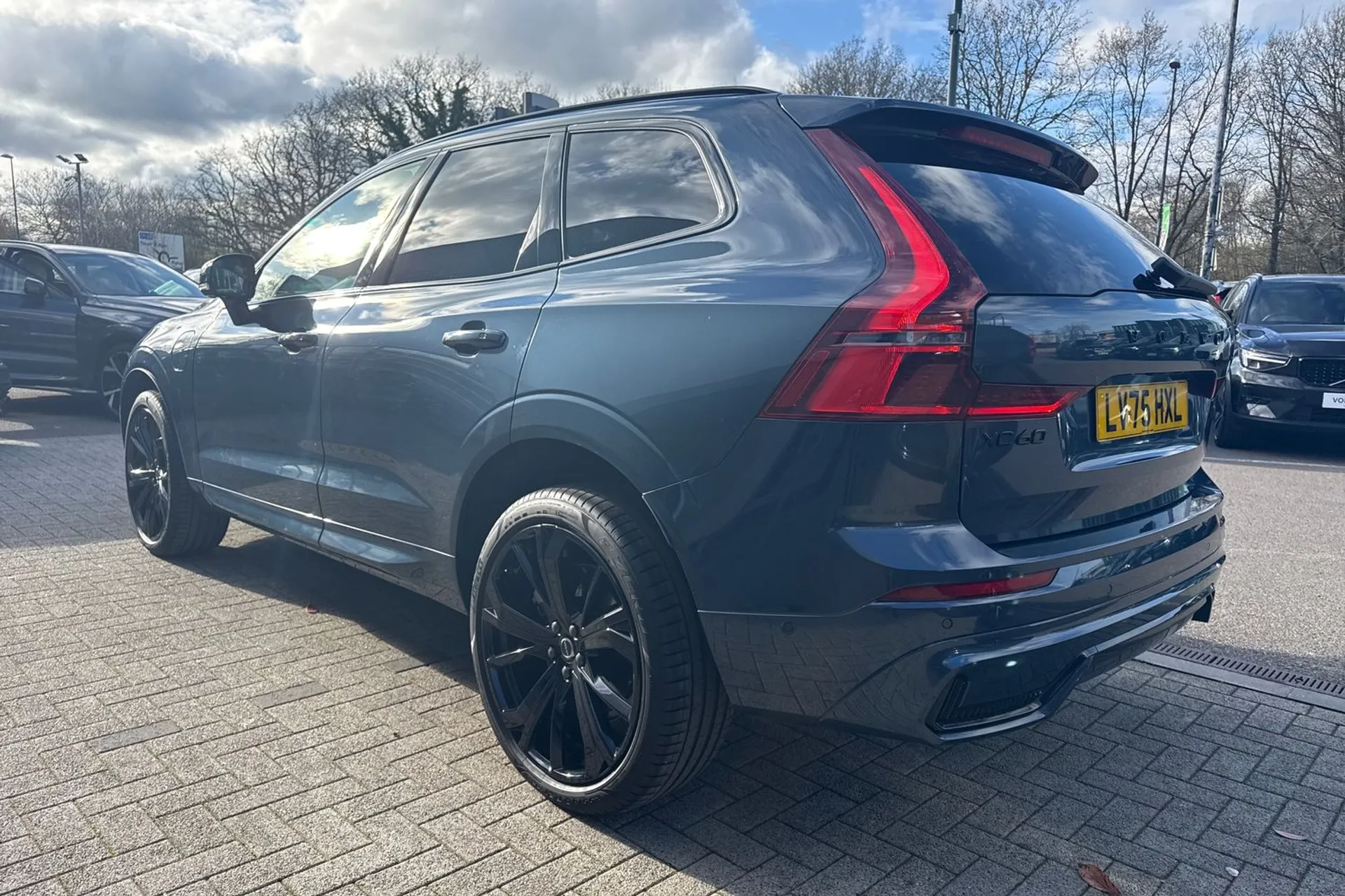 Volvo XC60 thumbnail image number 9