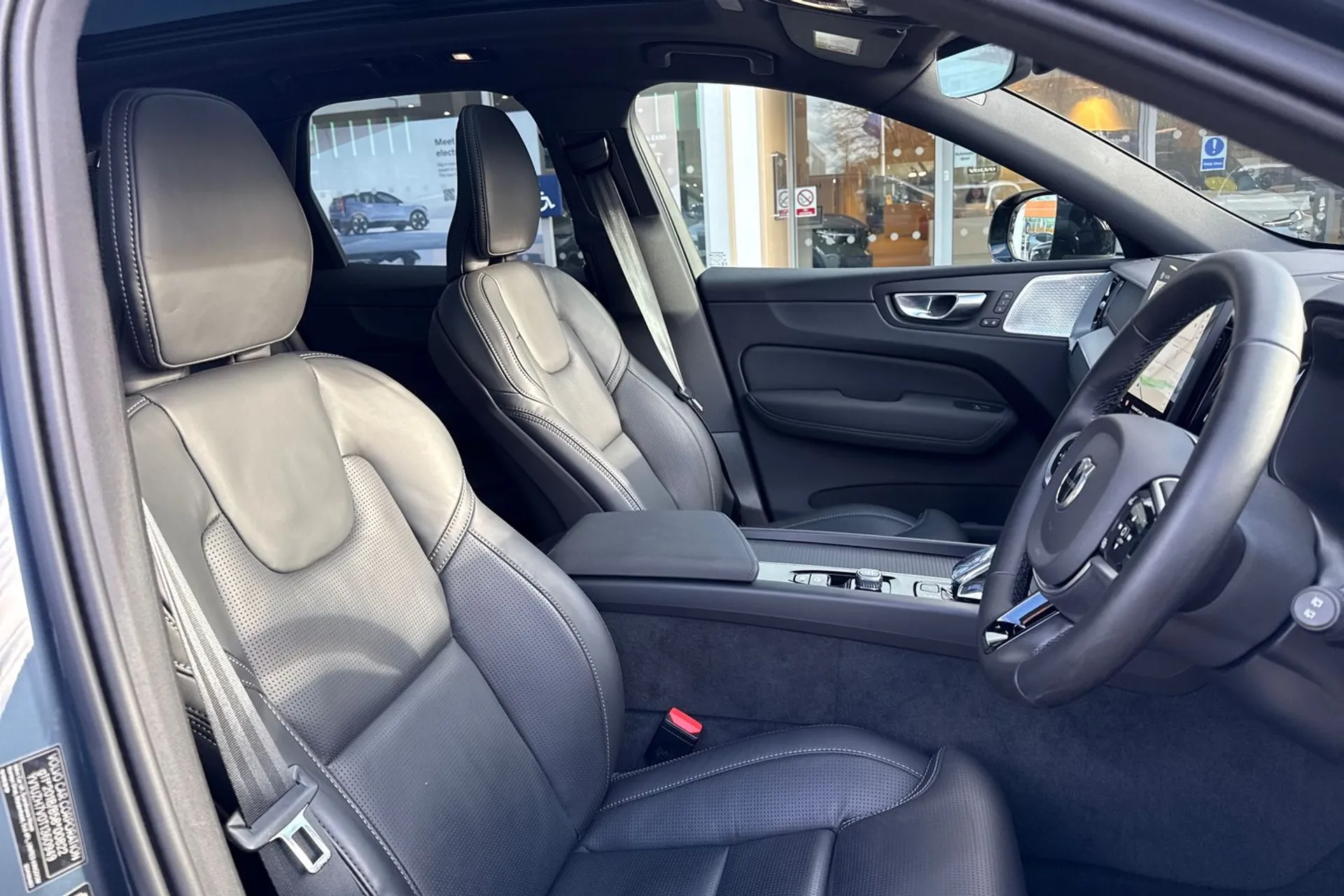 Volvo XC60 thumbnail image number 25