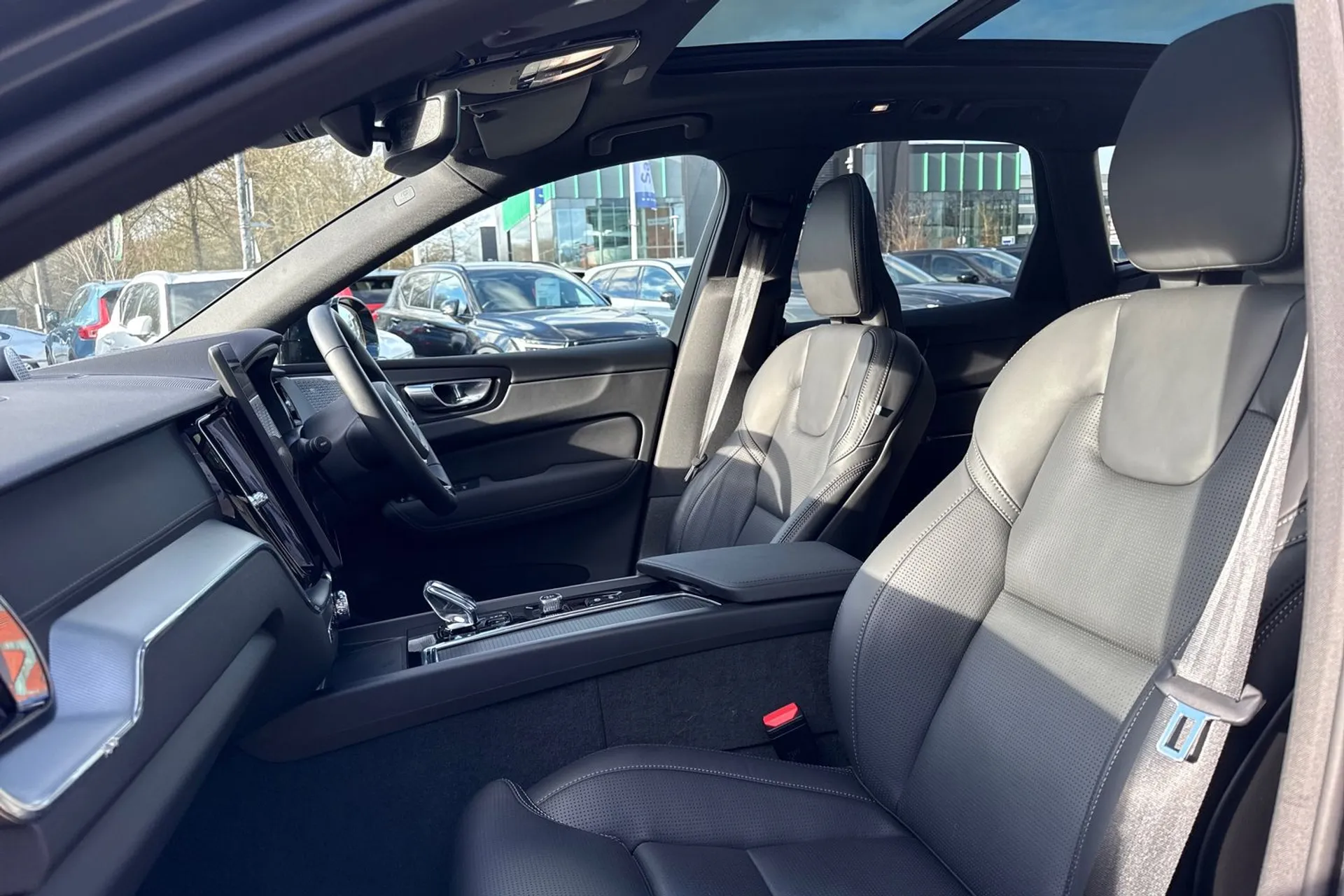 Volvo XC60 thumbnail image number 27