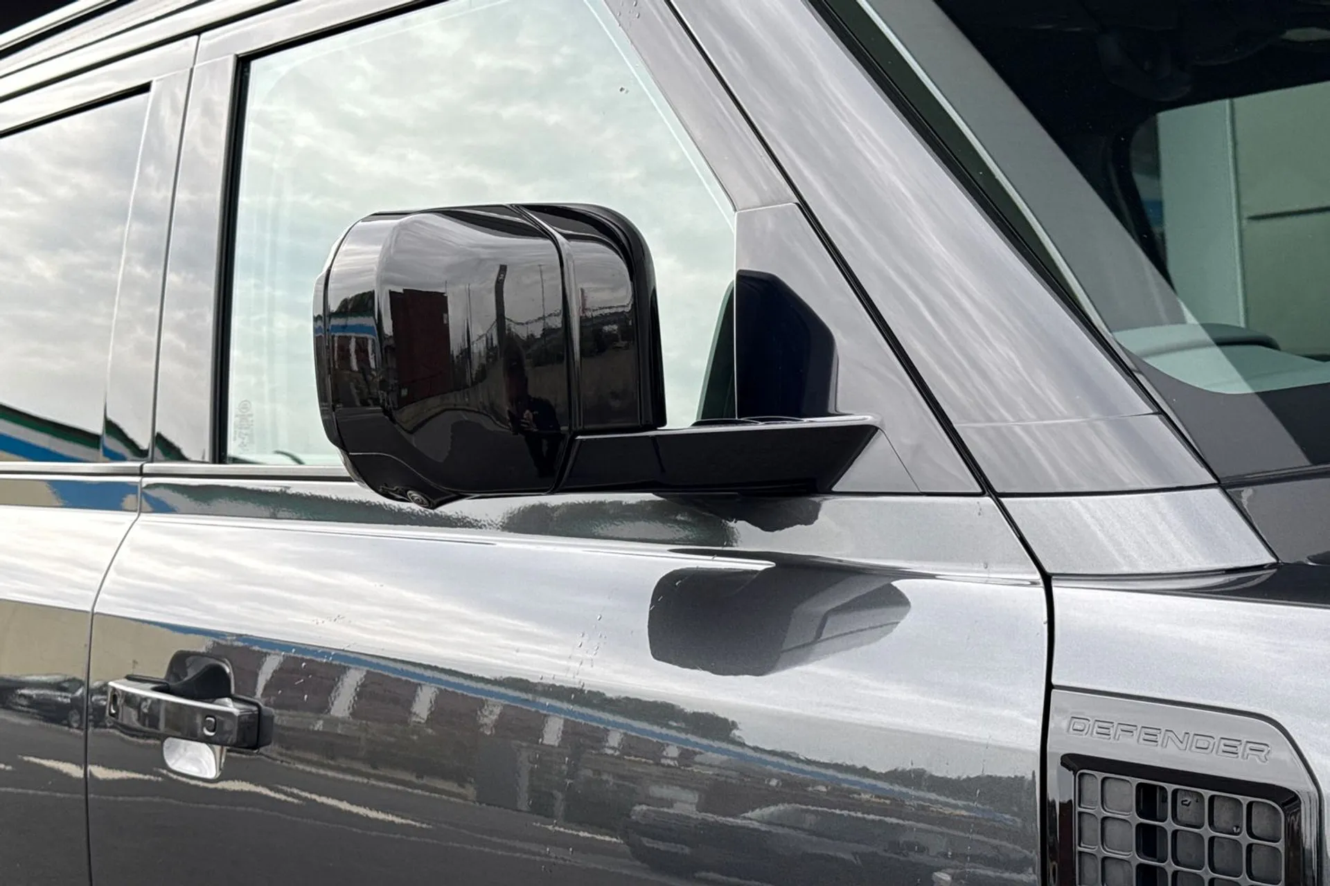 LAND ROVER DEFENDER thumbnail image number 40