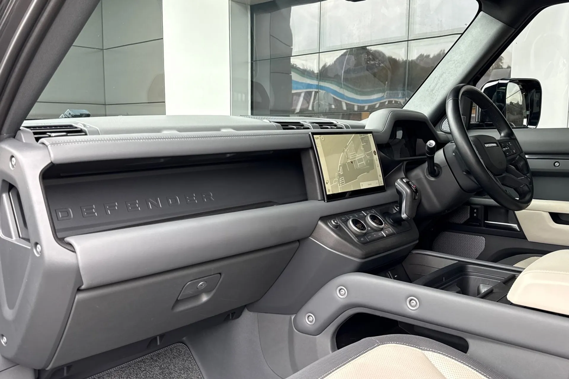 LAND ROVER DEFENDER thumbnail image number 58