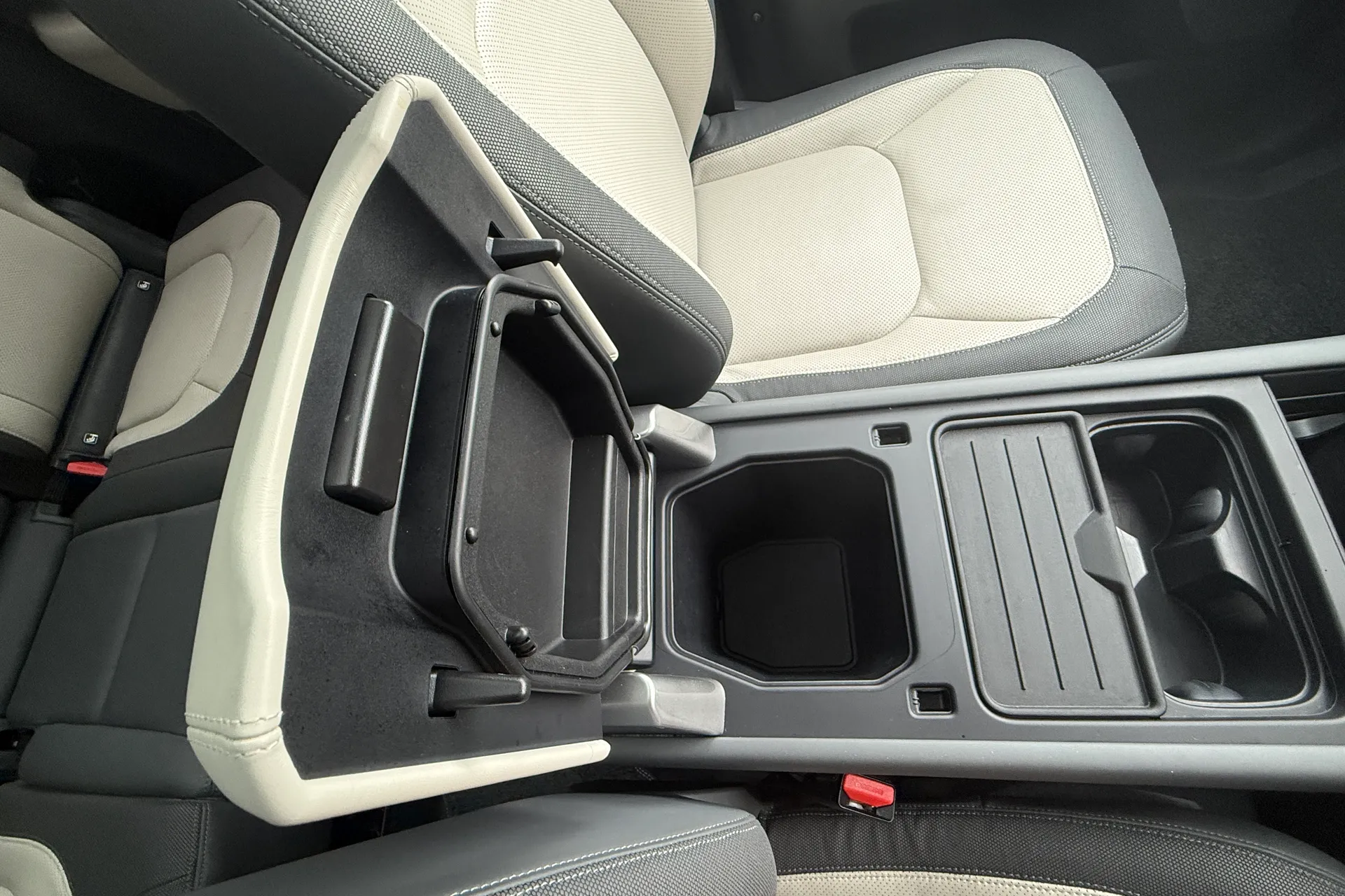 LAND ROVER DEFENDER thumbnail image number 66