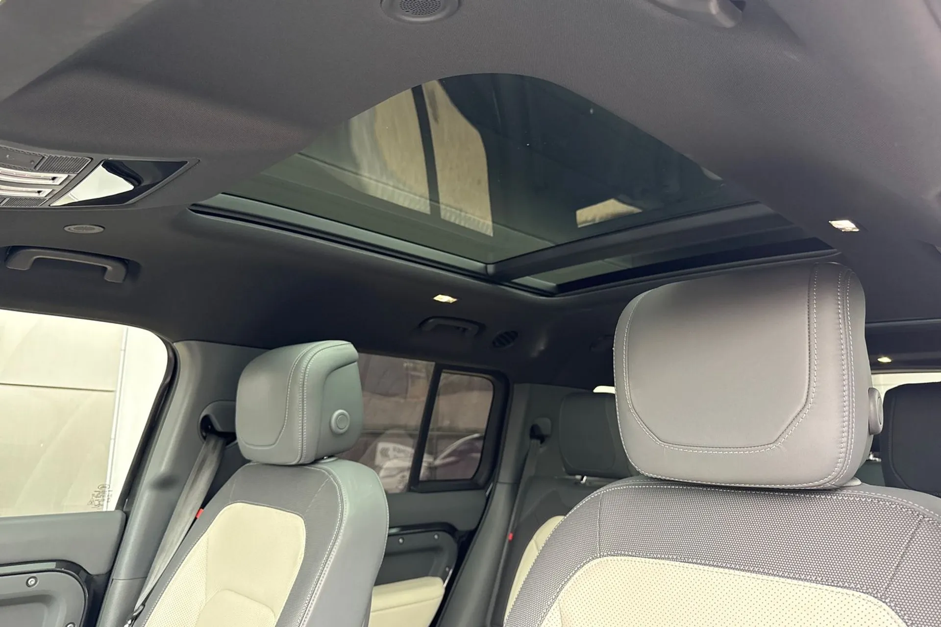 LAND ROVER DEFENDER thumbnail image number 61