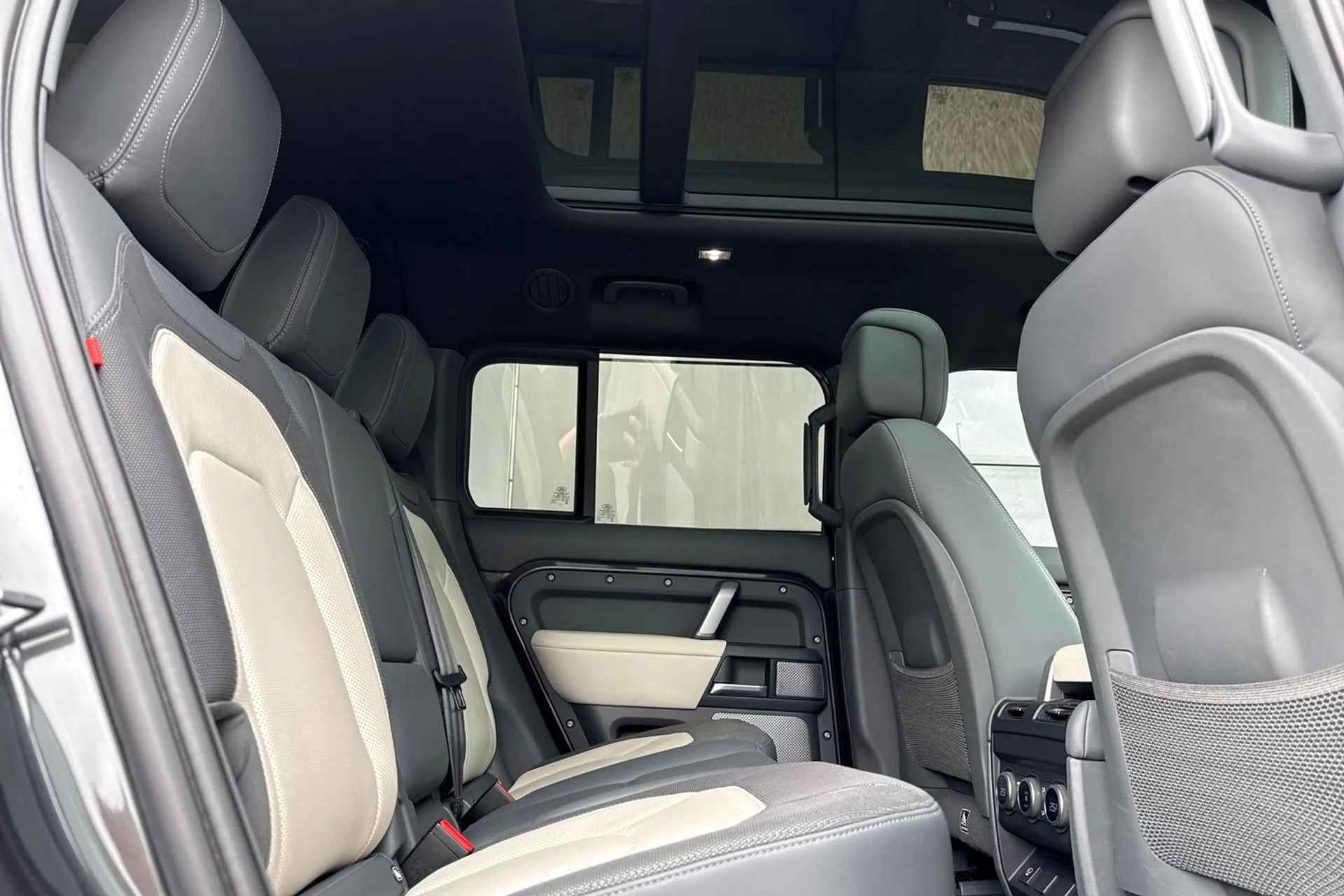 LAND ROVER DEFENDER thumbnail image number 42