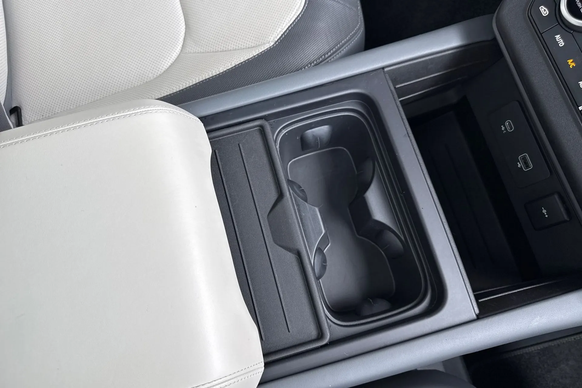 LAND ROVER DEFENDER thumbnail image number 67