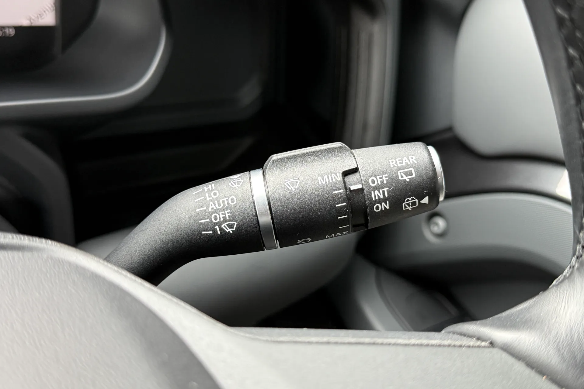 LAND ROVER DEFENDER thumbnail image number 35