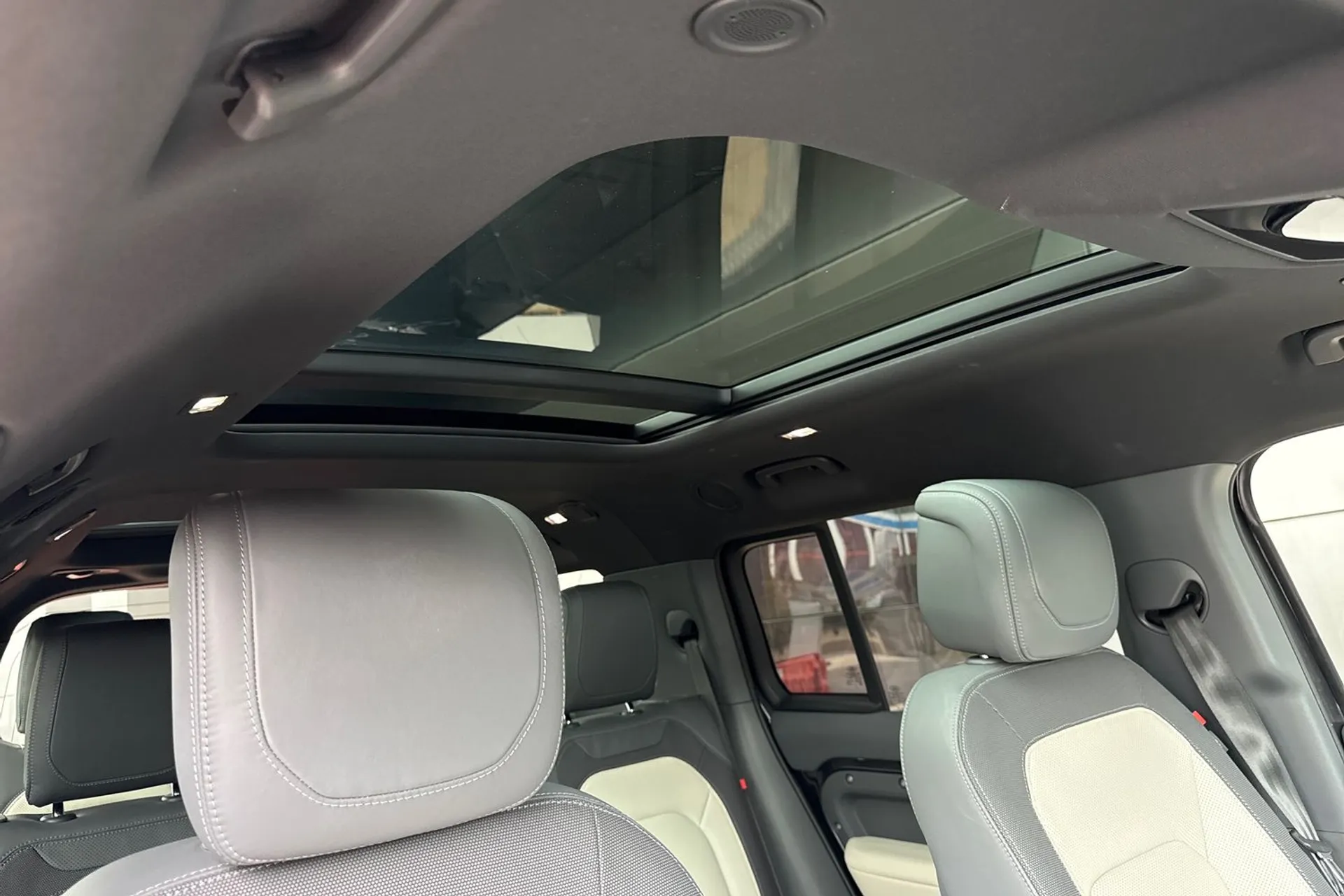 LAND ROVER DEFENDER thumbnail image number 10