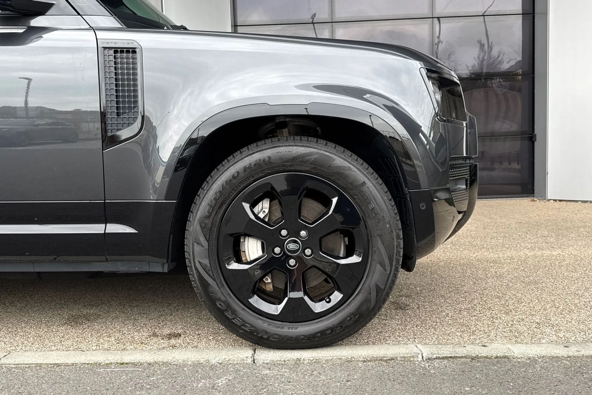 LAND ROVER DEFENDER thumbnail image number 23