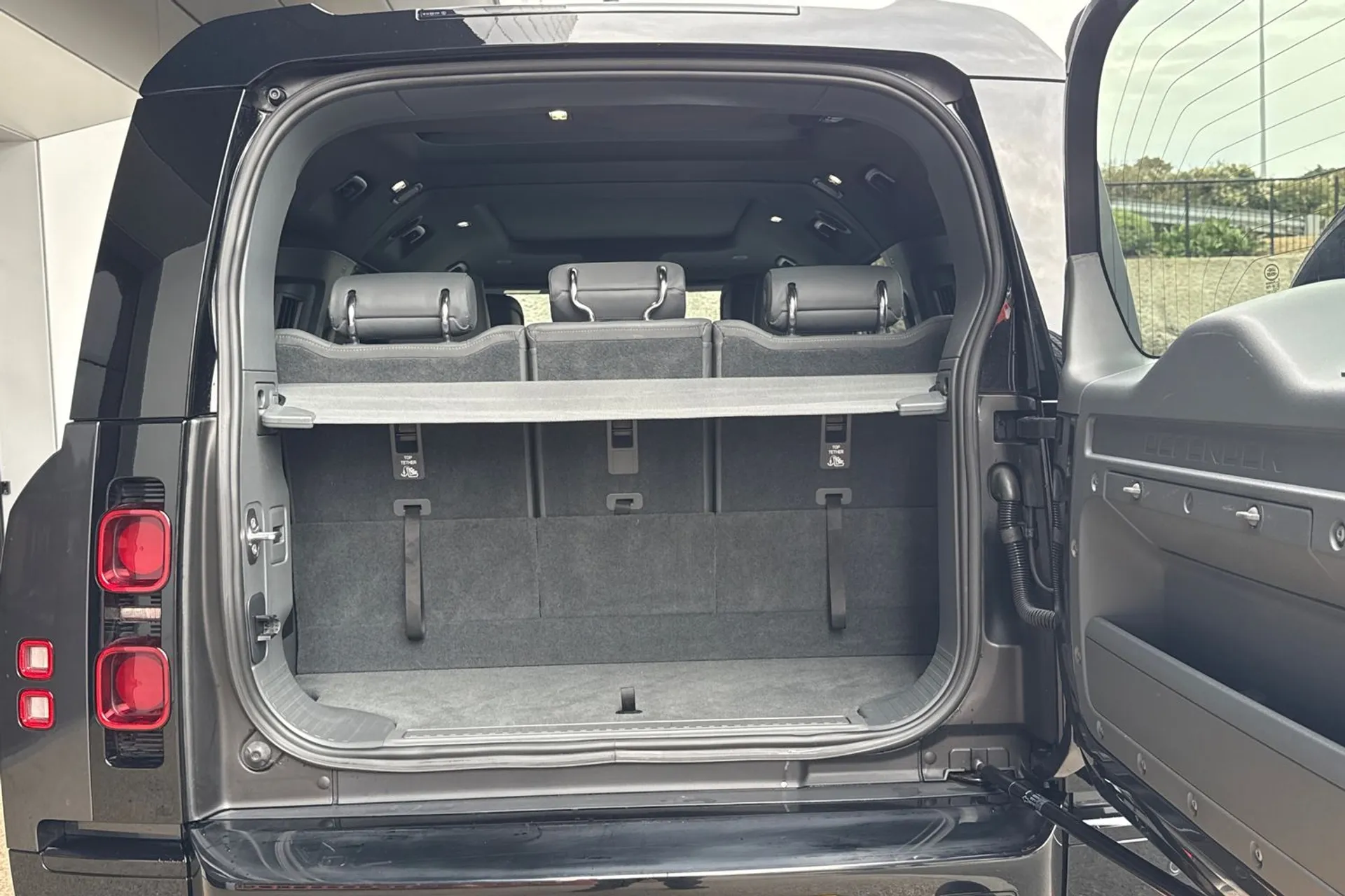 LAND ROVER DEFENDER thumbnail image number 55