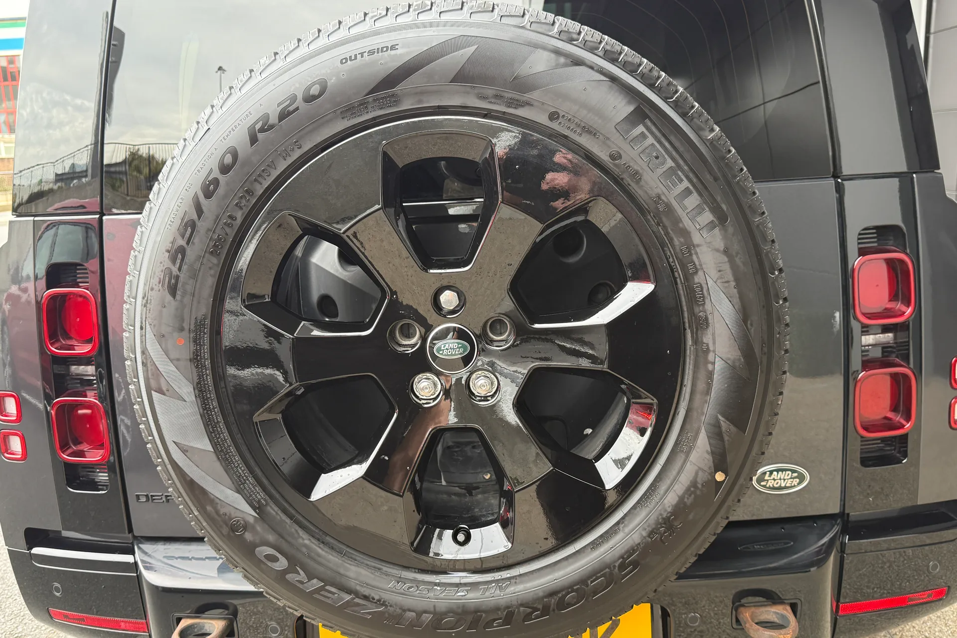 LAND ROVER DEFENDER thumbnail image number 51