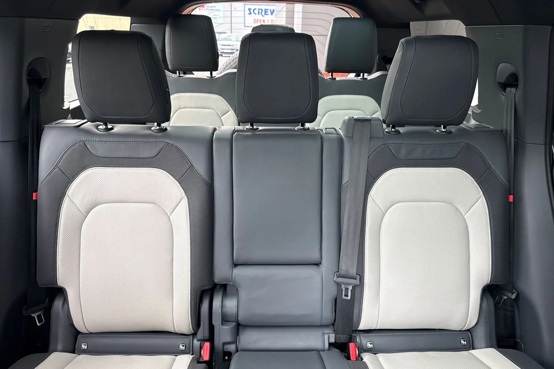 LAND ROVER DEFENDER thumbnail image number 44