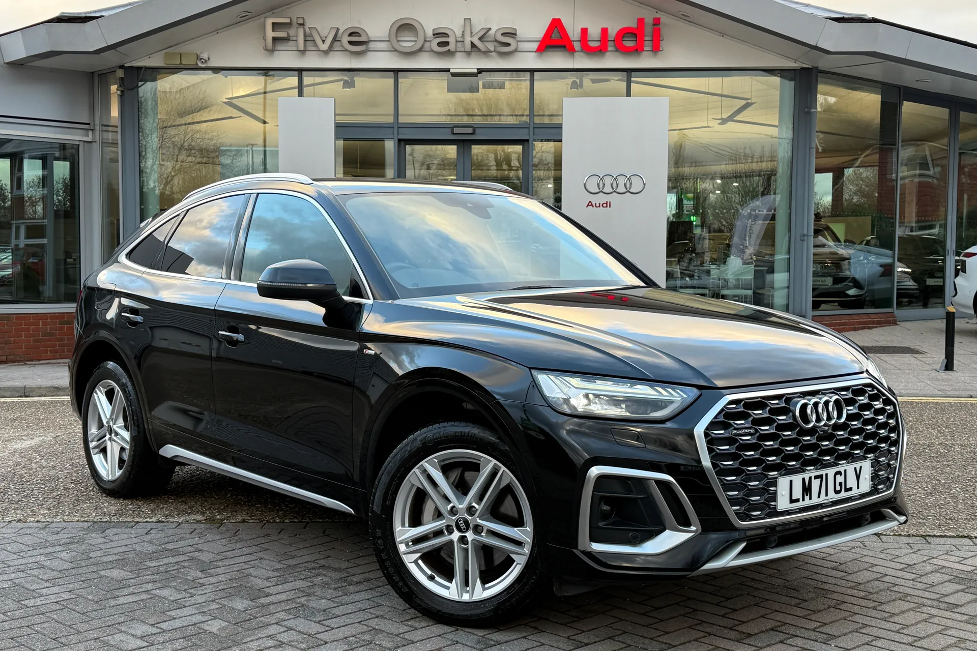 Audi Q5 focused image