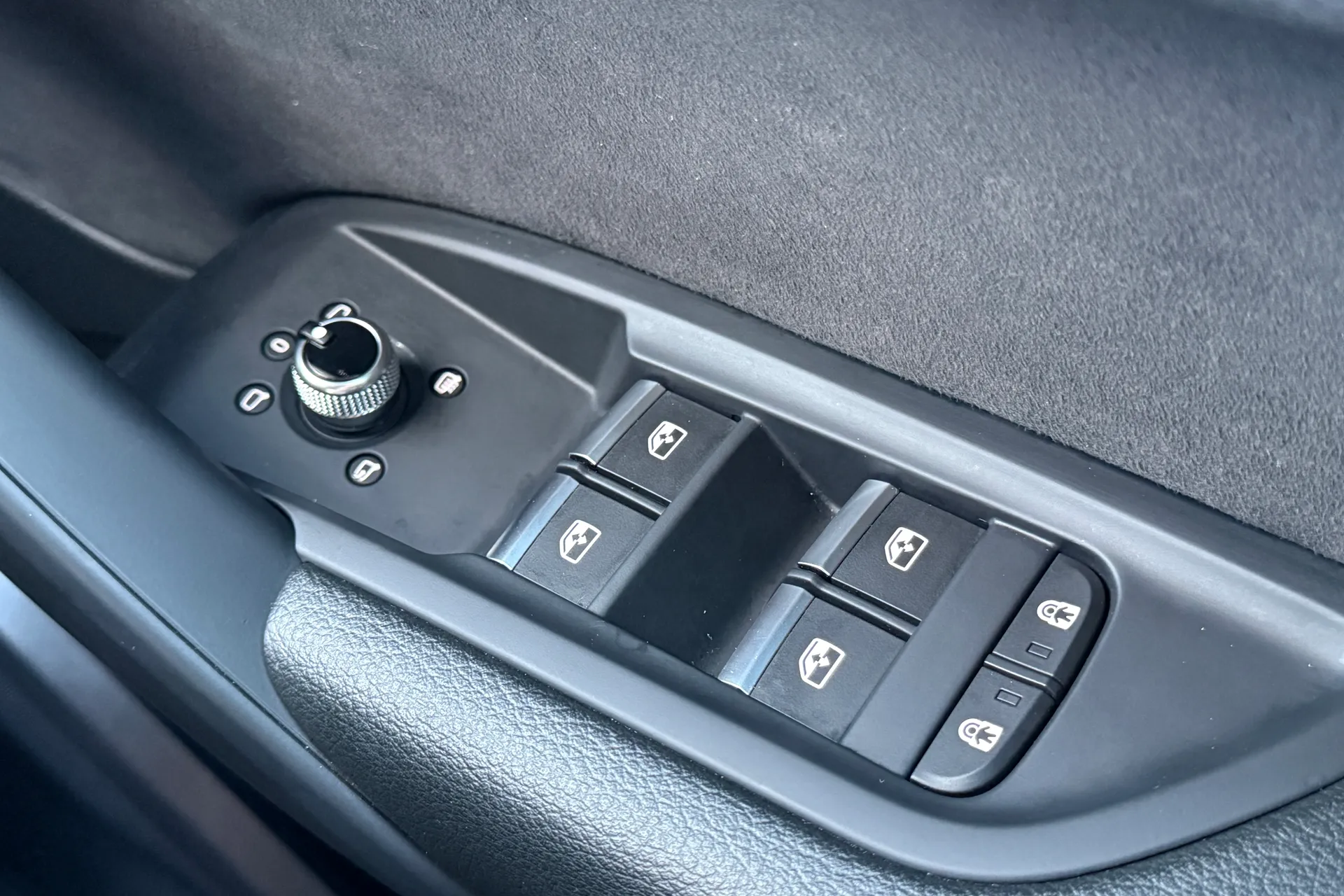 Audi Q5 thumbnail image number 17