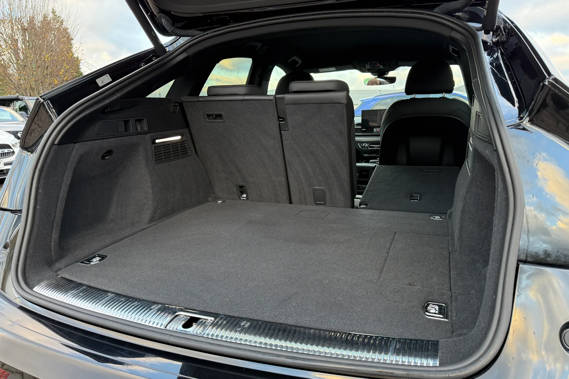 Audi Q5 thumbnail image number 33