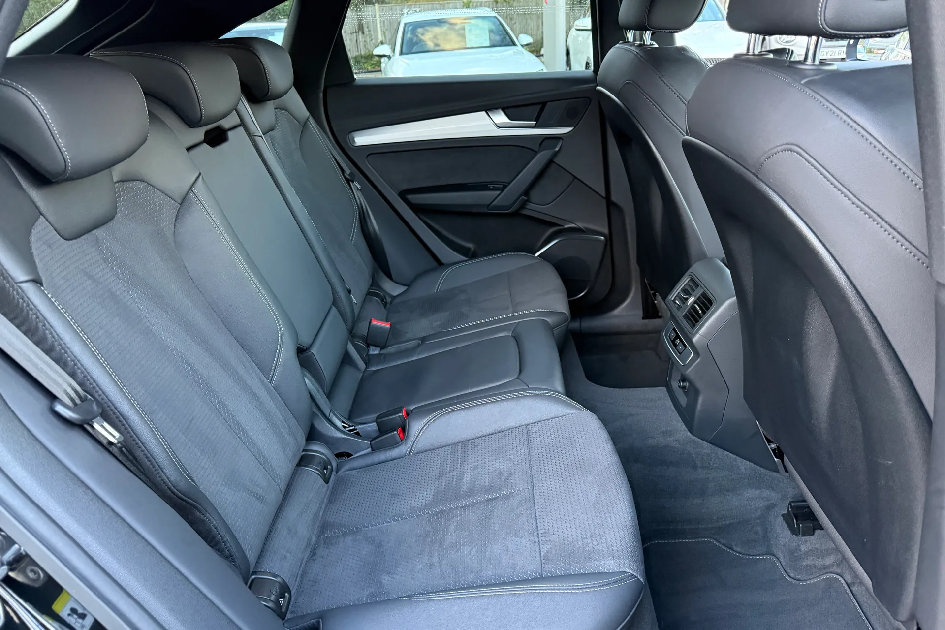 Audi Q5 thumbnail image number 42