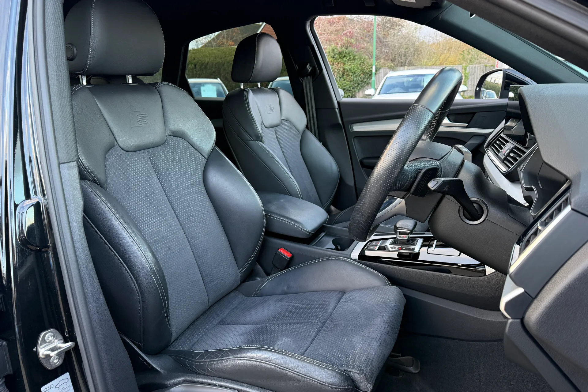 Audi Q5 thumbnail image number 26