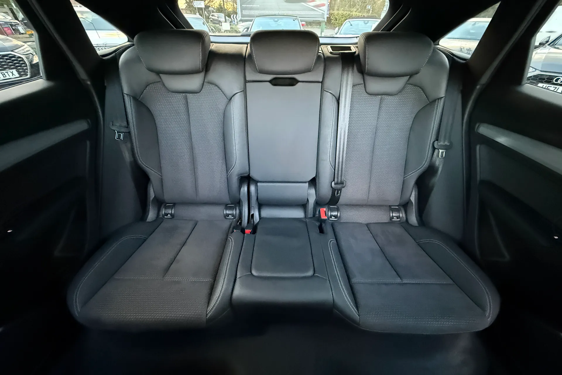 Audi Q5 thumbnail image number 35