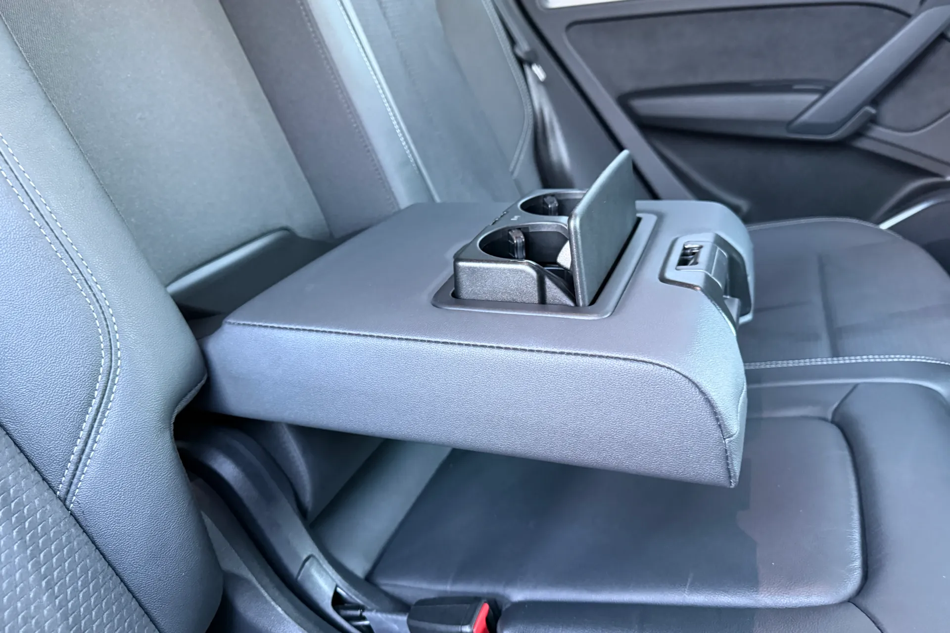 Audi Q5 thumbnail image number 43