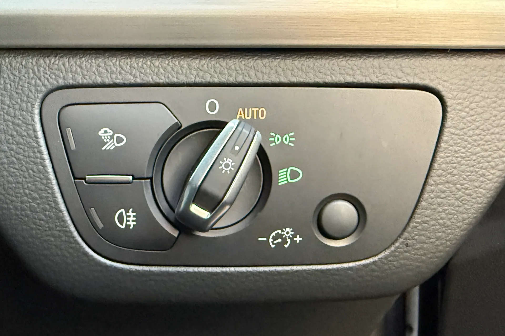 Audi Q5 thumbnail image number 21