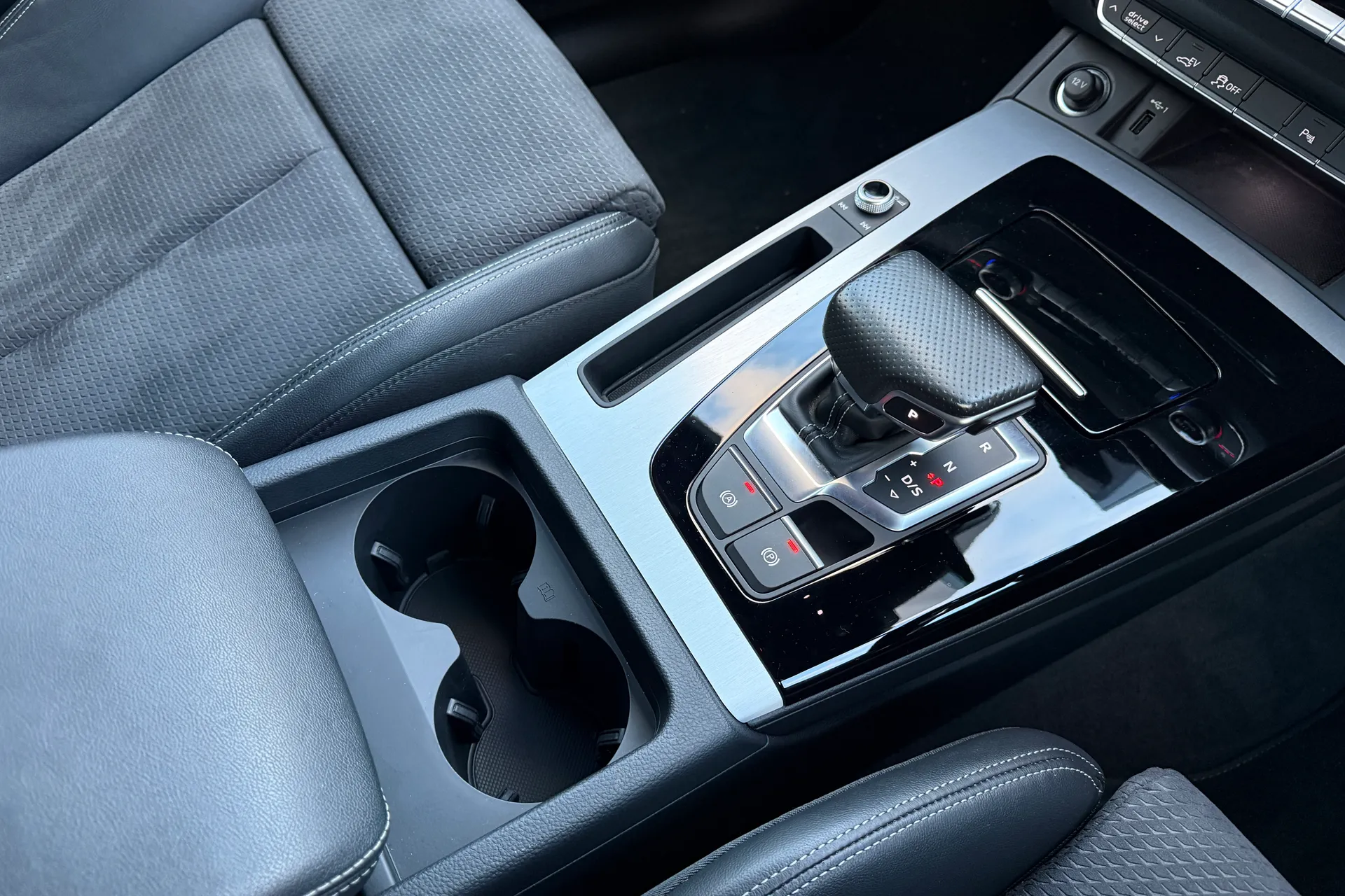 Audi Q5 thumbnail image number 37