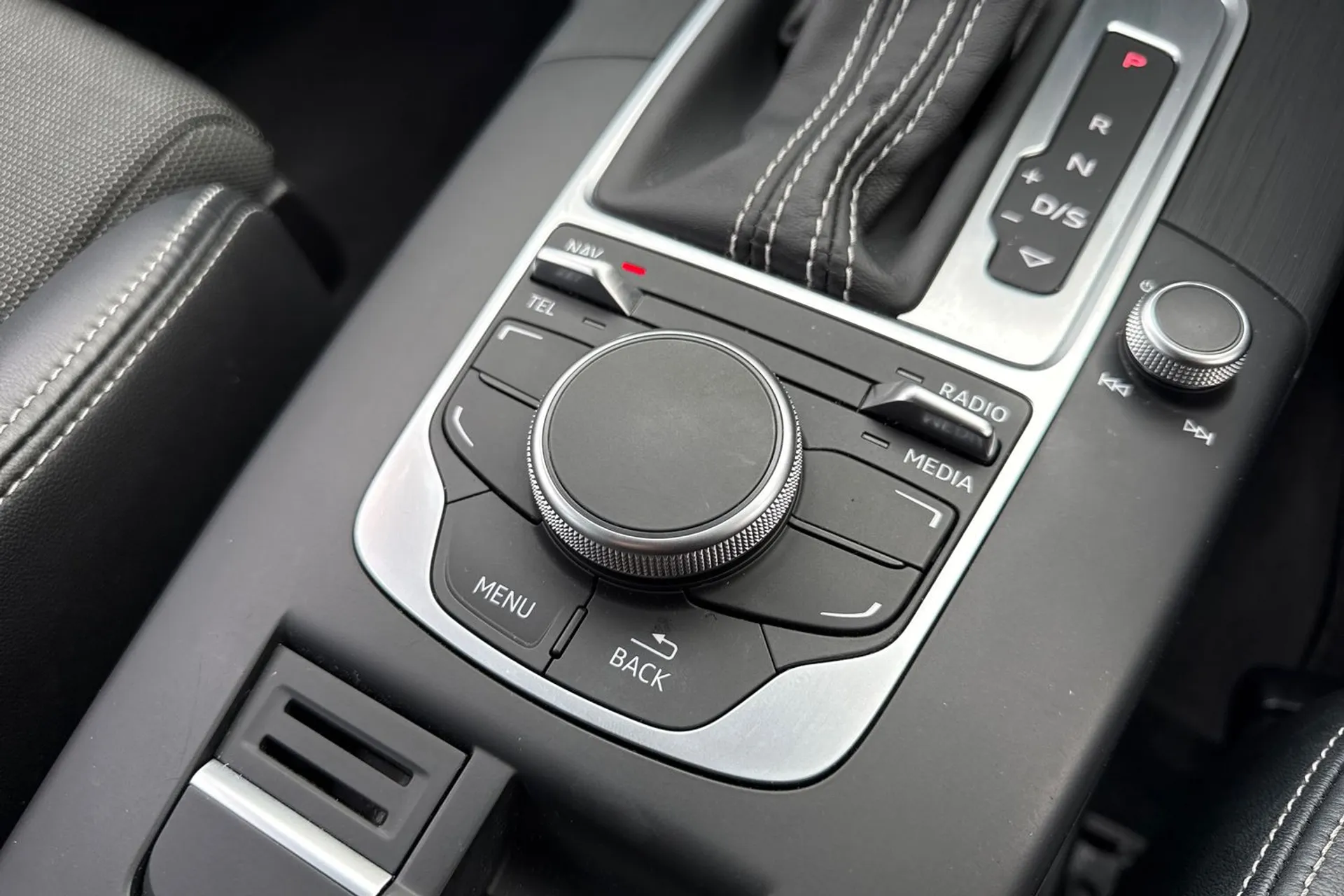 Audi A3 thumbnail image number 36