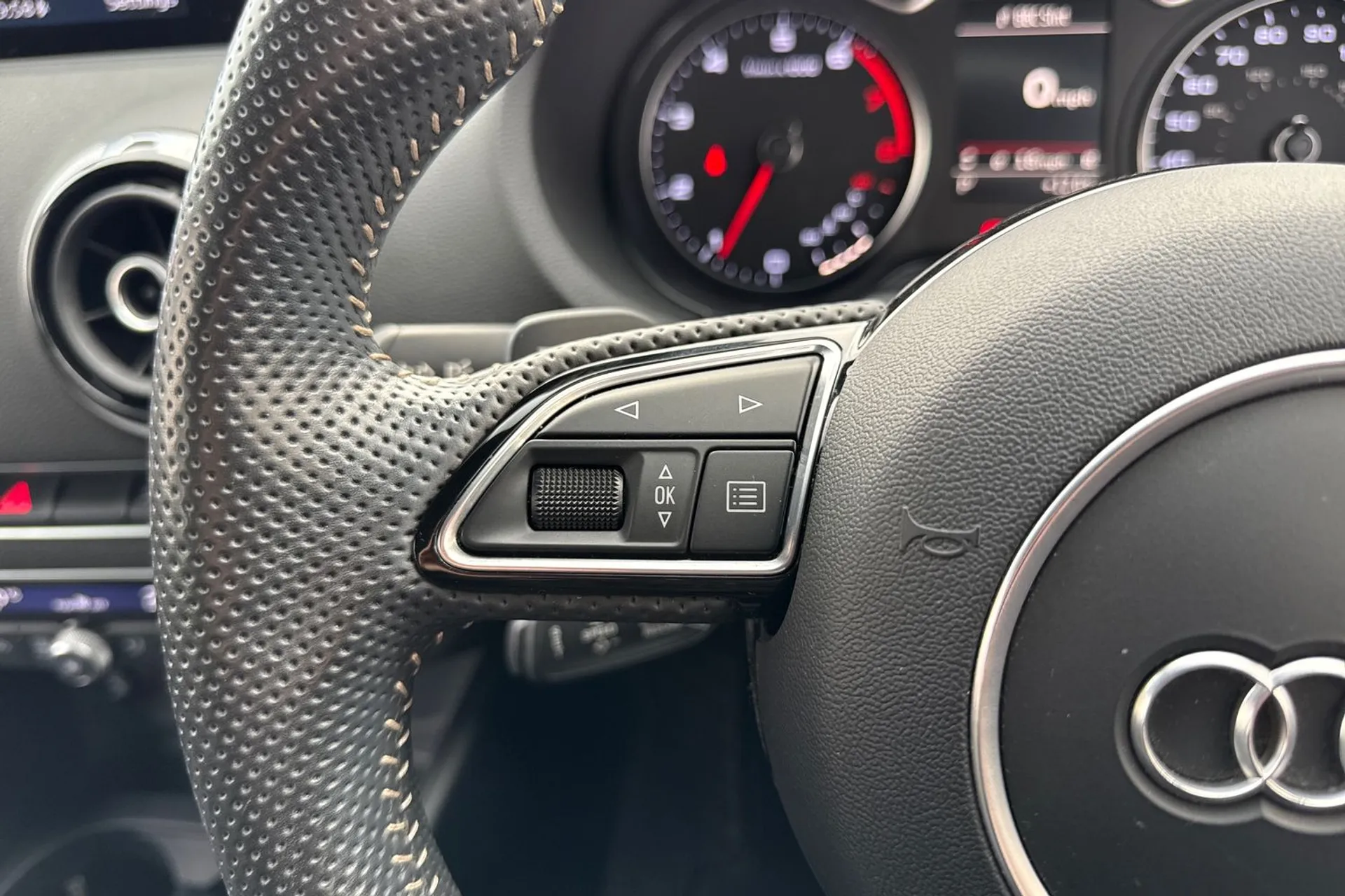 Audi A3 thumbnail image number 45