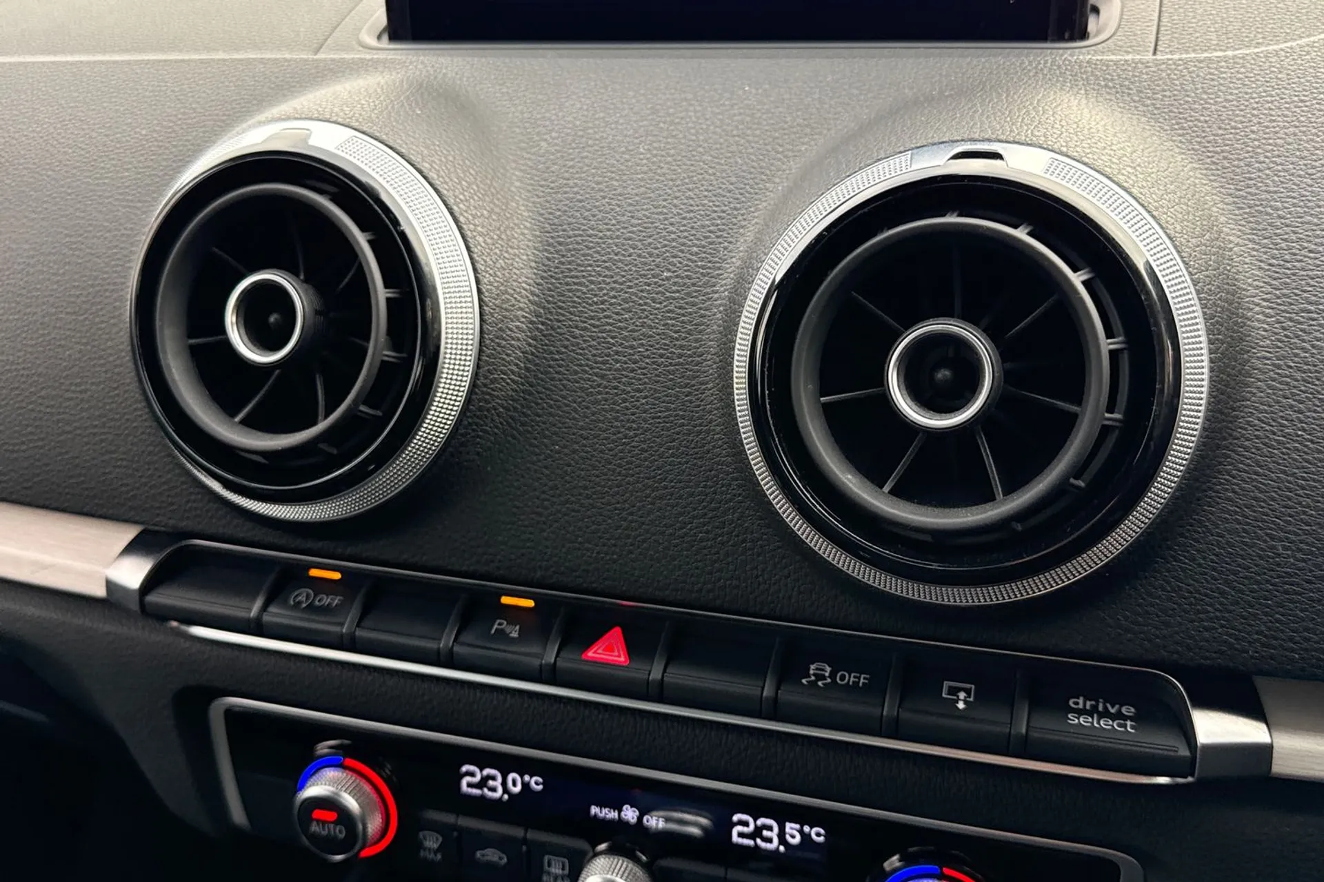 Audi A3 thumbnail image number 20