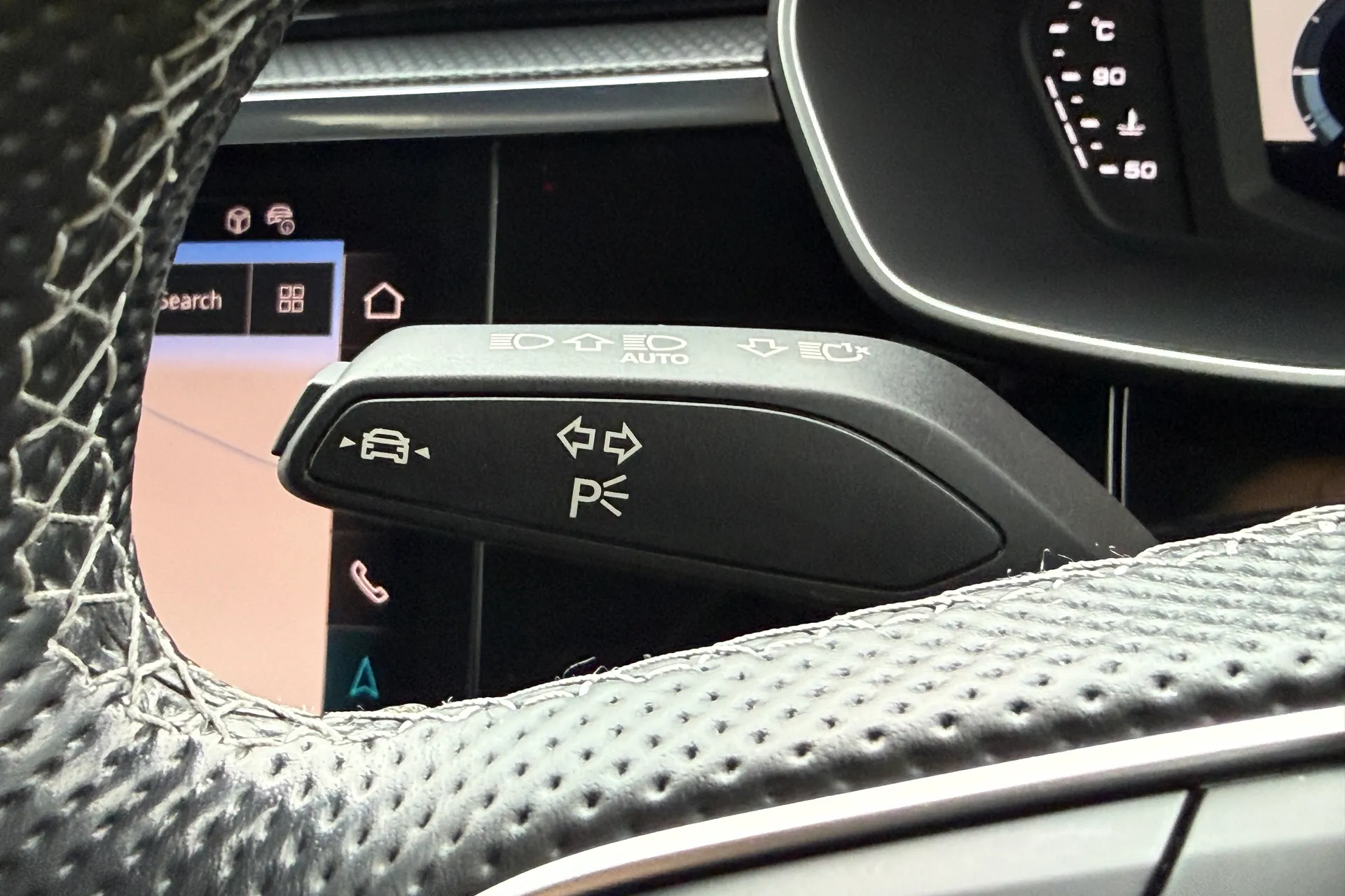 Audi Q3 thumbnail image number 15